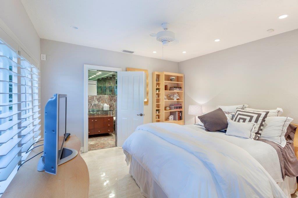 LAS OLAS ISLES - Residential