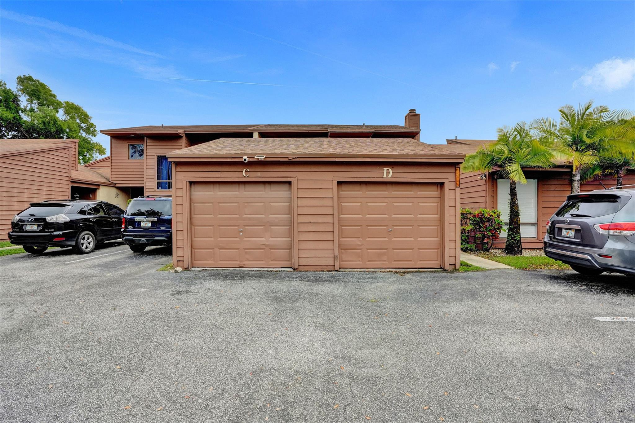 6196 Laurel Ln C