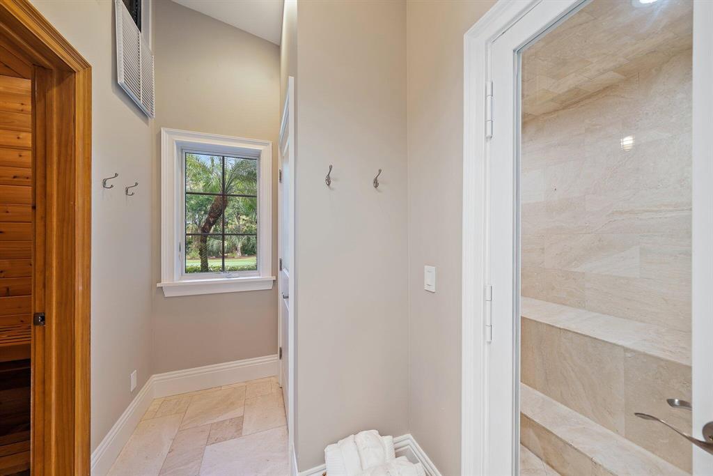 RITZ CARLTON GOLF CLUB & SPA REPL 2 JUPI - Residential