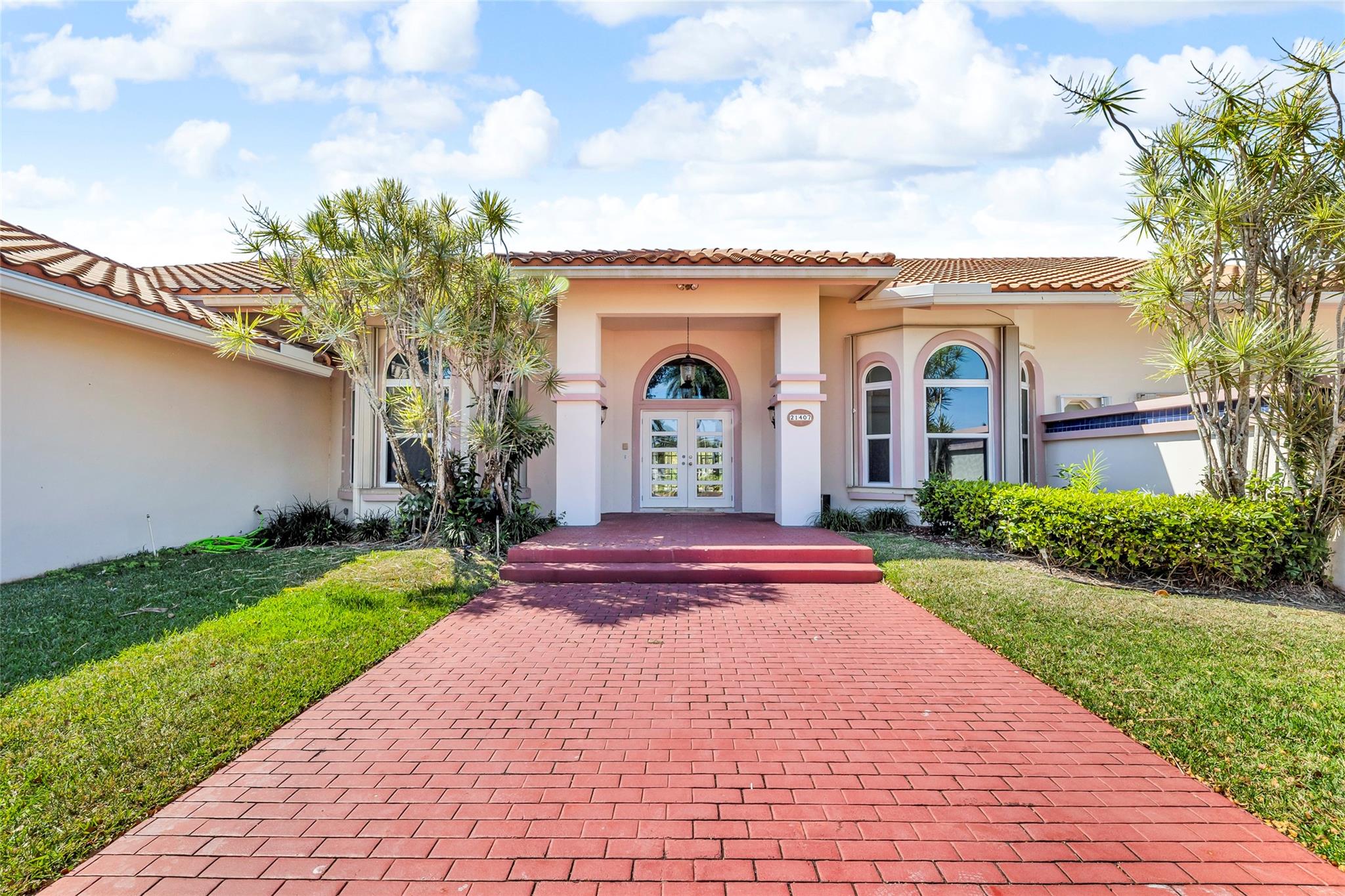 21407 Sweetwater Ln