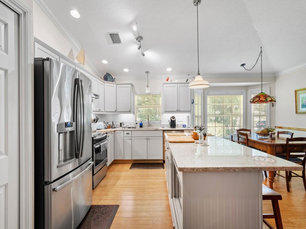 REPLAT OF PORTIONS SEBASTIAN HGHLDS UNIT 2 PG 2 - Residential