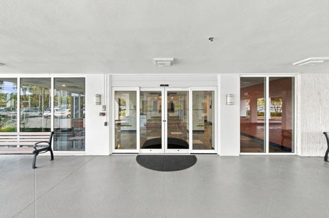 Tiny photo for 3333 NE 34th Street #1120, Fort Lauderdale, FL 33308 (MLS # B26089756)