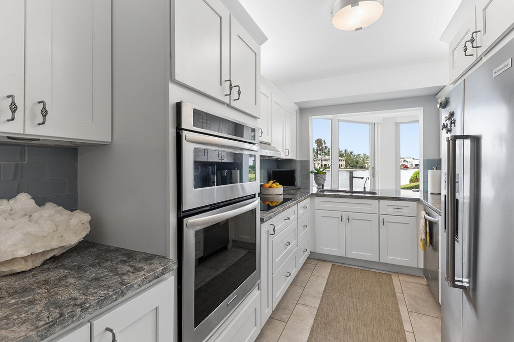 Photo of 555 SE 6TH Avenue #1B, Delray Beach, FL 33483 (MLS # B26053498)