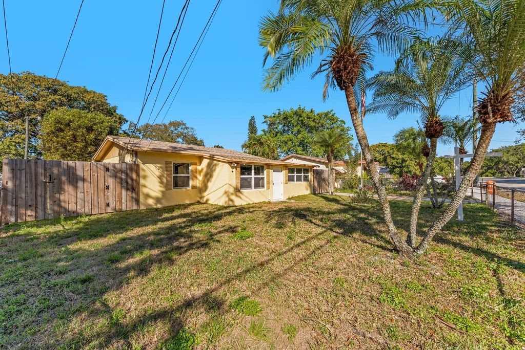 Photo of 1608 N 58th Avenue, Hollywood, FL 33021 (MLS # F10550615)