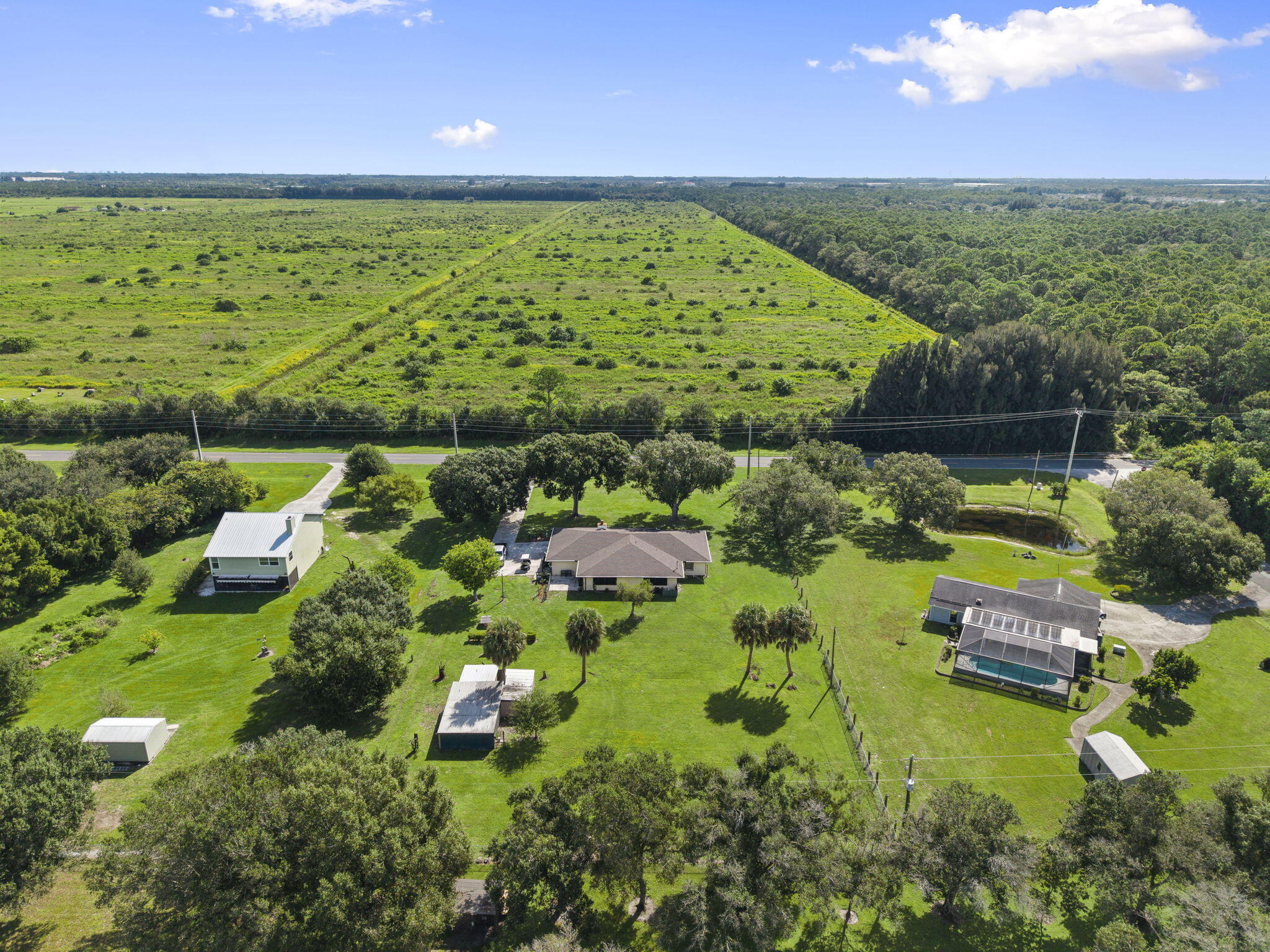 2525 S FFA Road, Fort Pierce, FL, 34945/$525,000 2 2525 S FFA Road