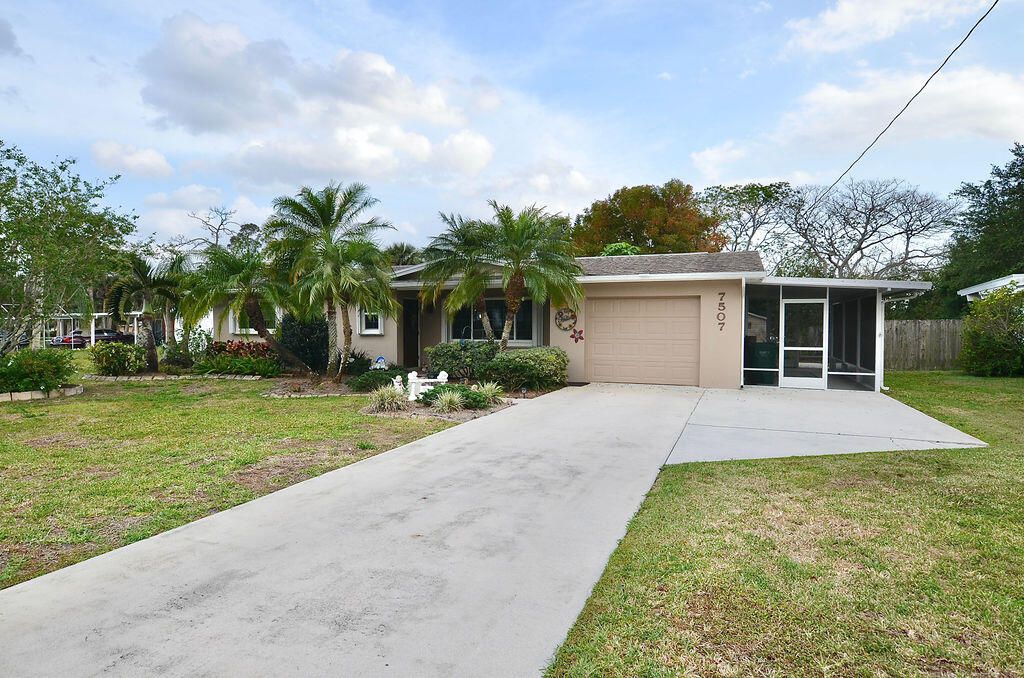 Photo of 7507 Santa Rosa Parkway, Fort Pierce, FL 34951 (MLS # R10788615)