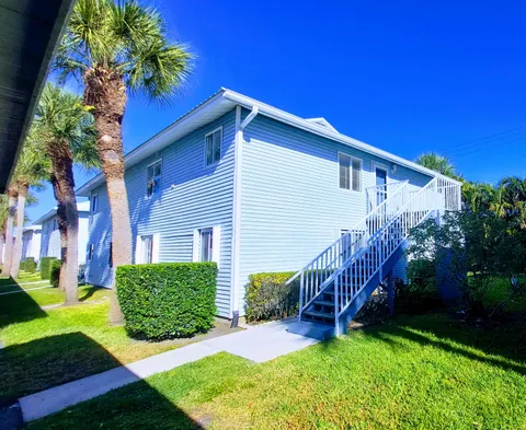 235 SE Village Drive Unit 235, Port St Lucie, FL MLS: R11073036