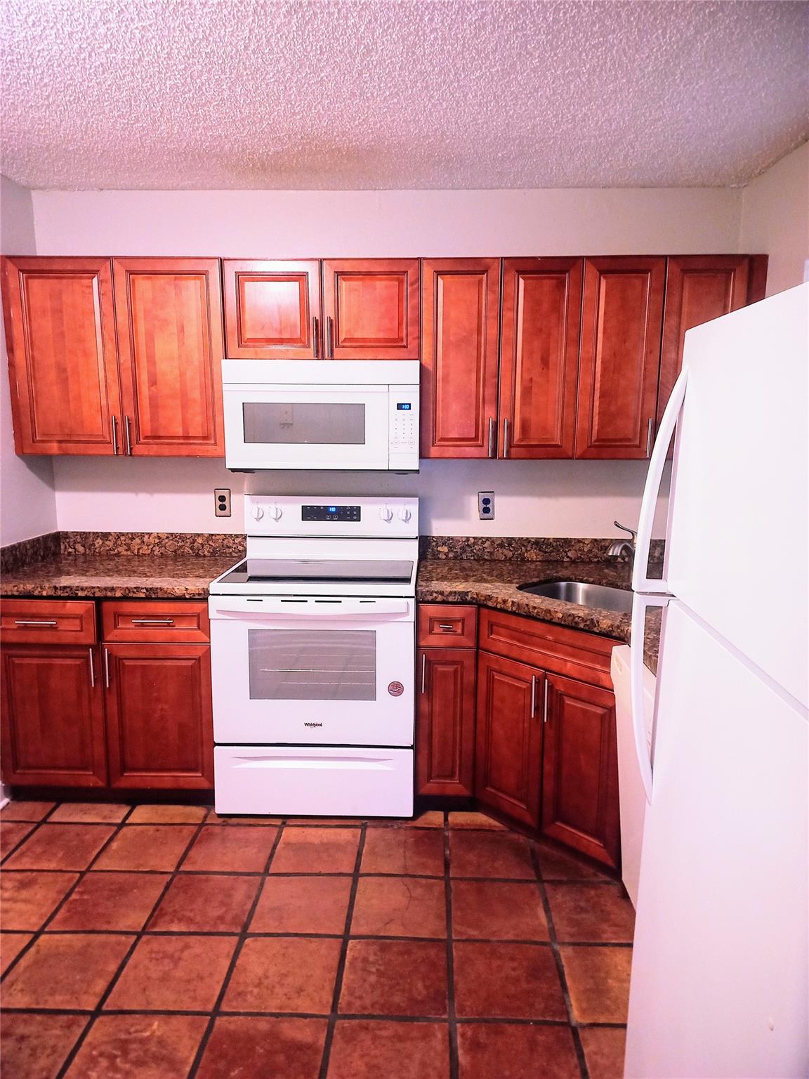 Karanda Village III-B CONDO - Residential Lease