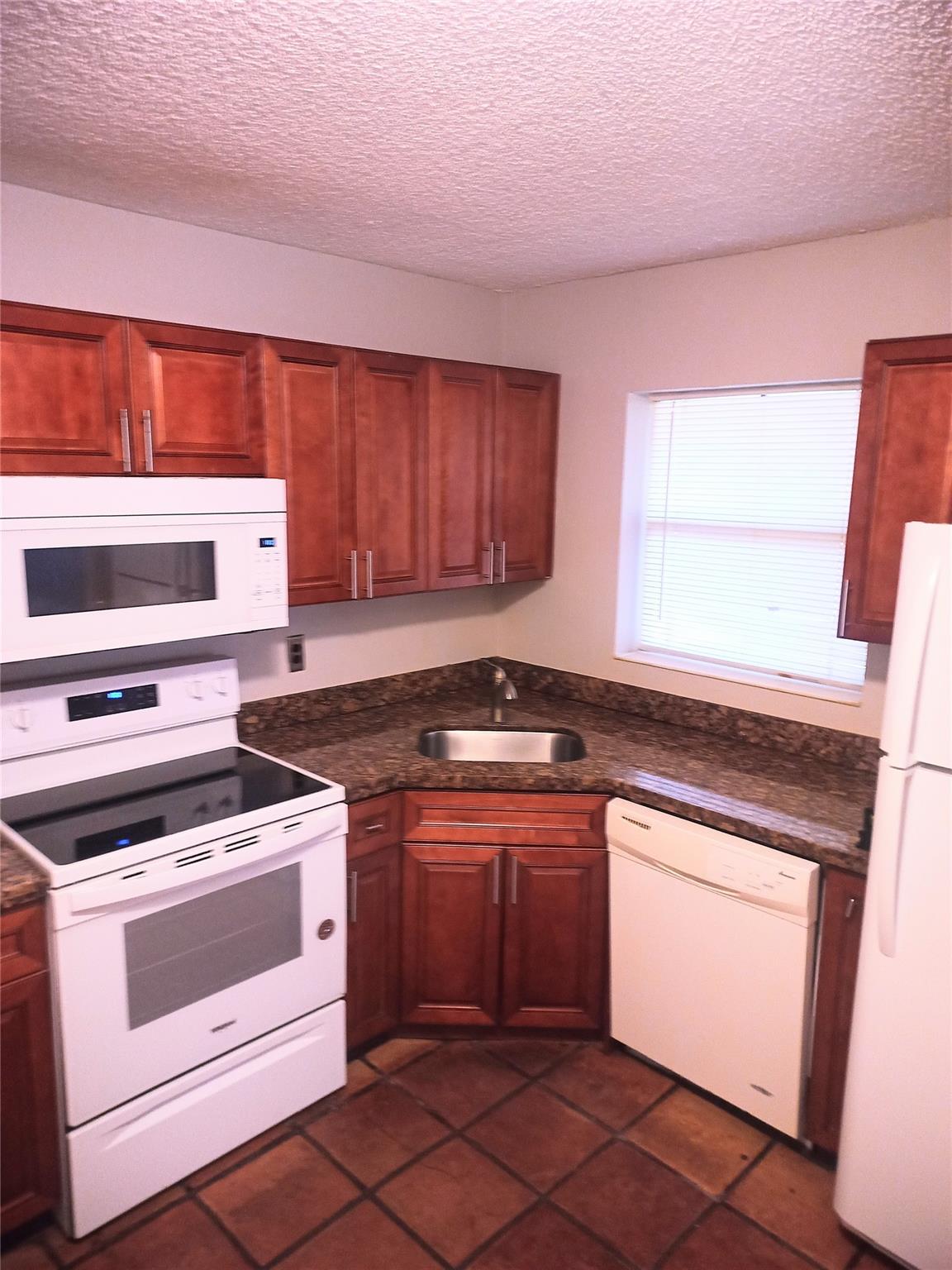 Karanda Village III-B CONDO - Residential Lease
