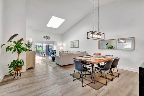 Featured picture for the property R10972990