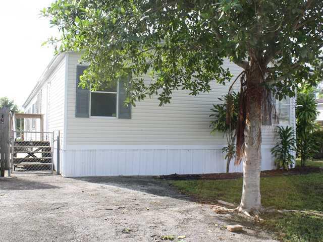 WATERGATE ESTATES HOME - Residential Lease