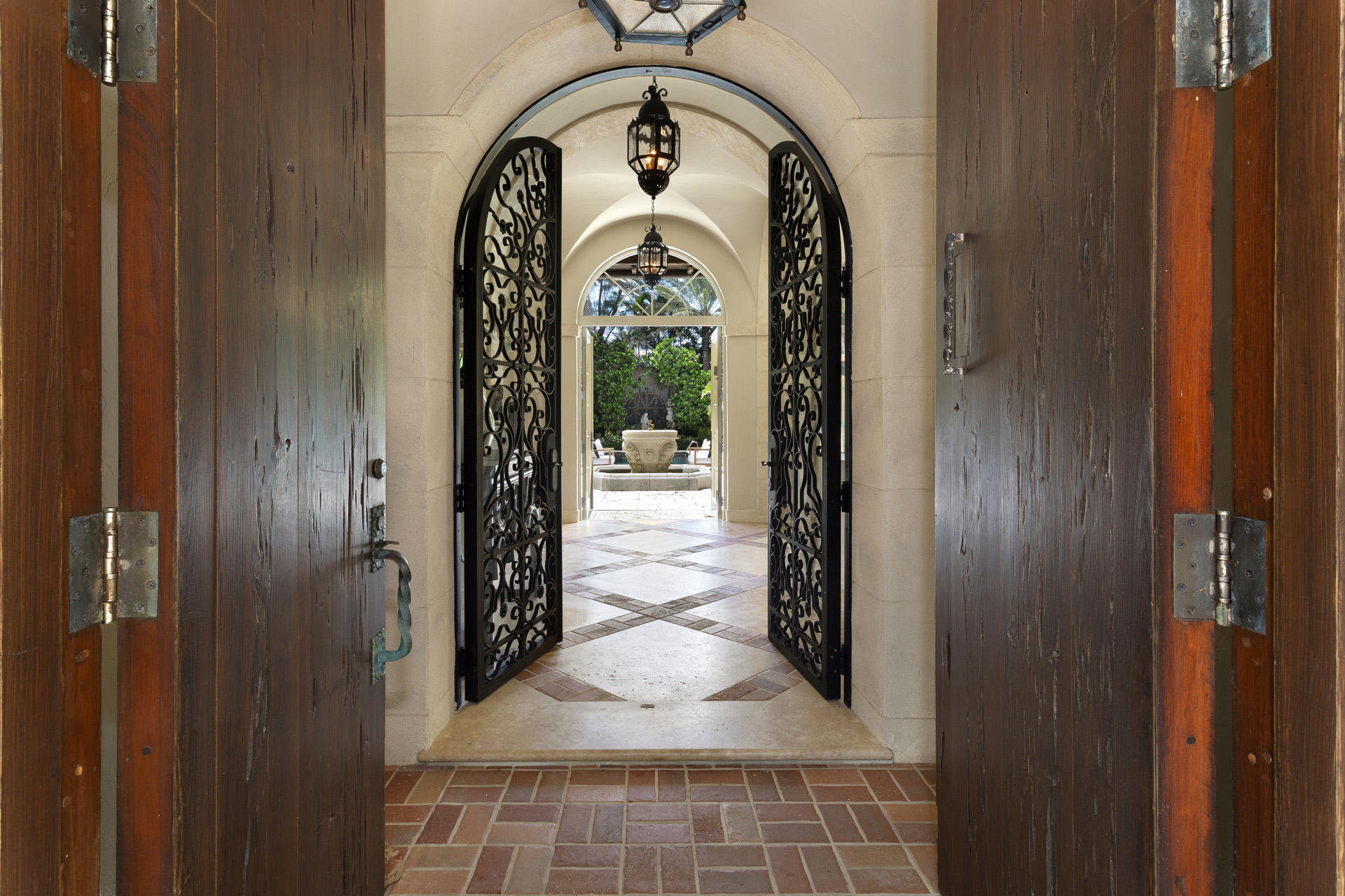 EL BRAVO PARK - Residential