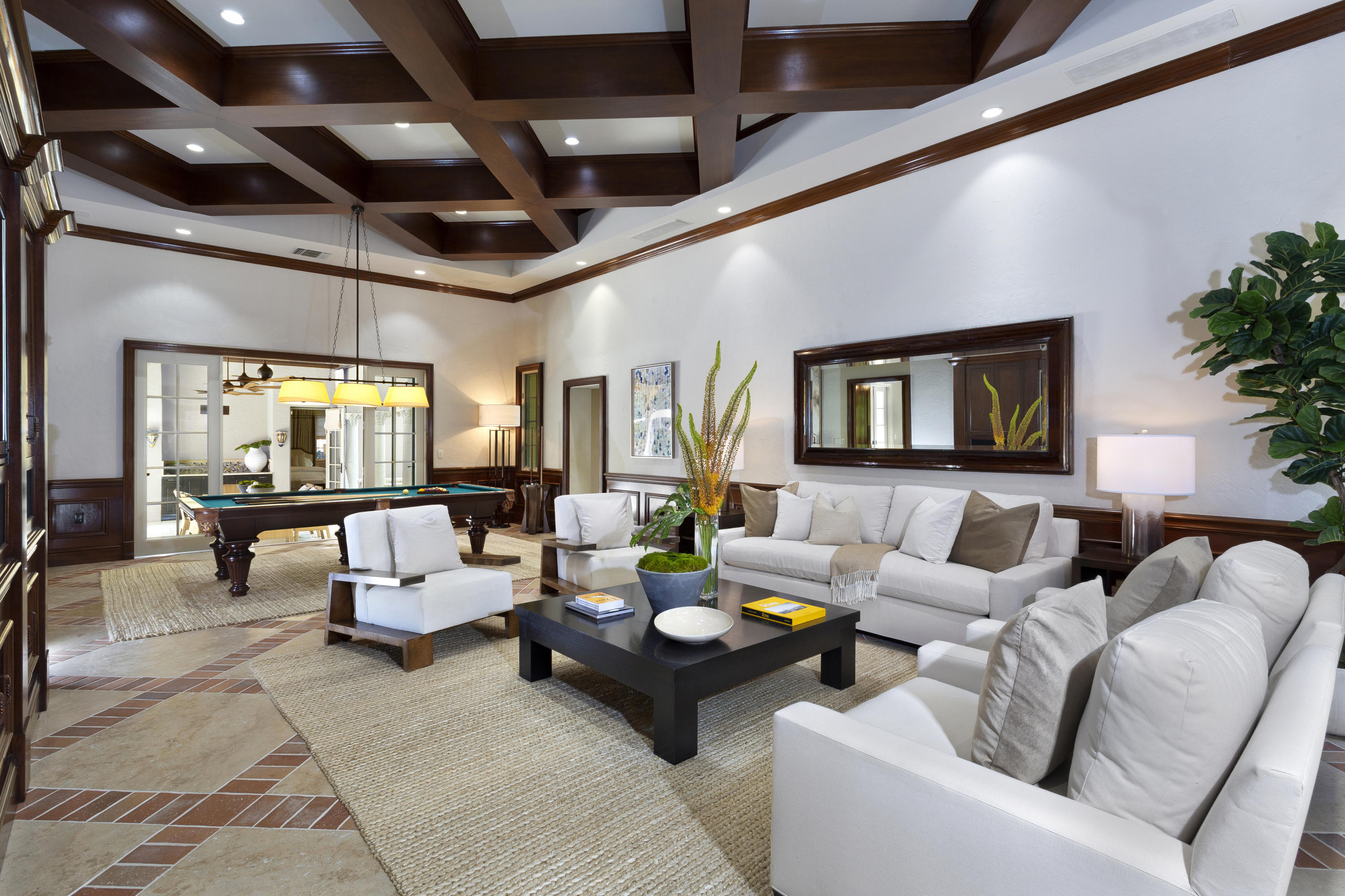 EL BRAVO PARK - Residential