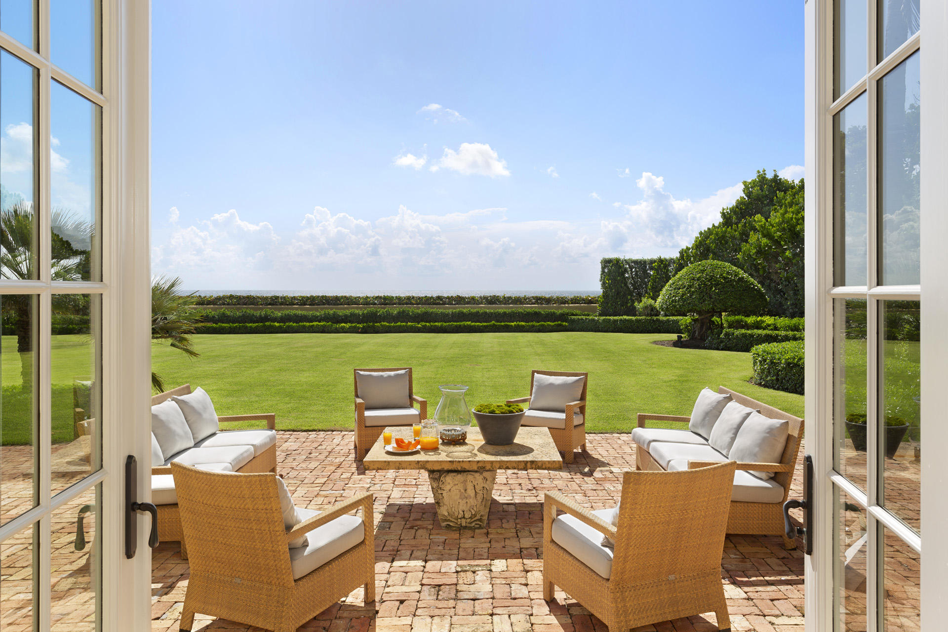 EL BRAVO PARK - Residential