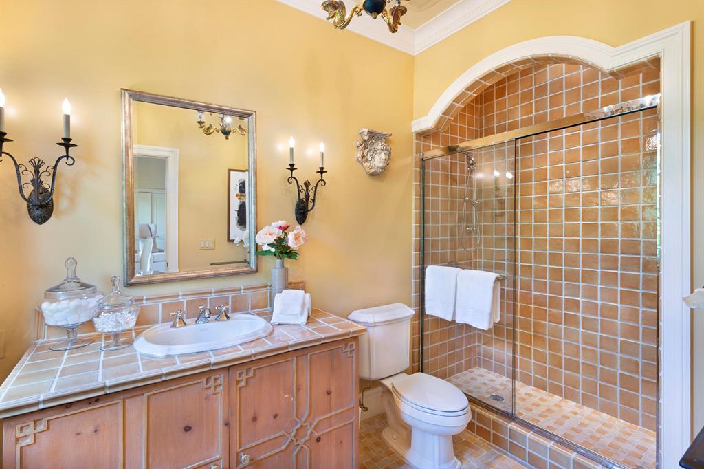 EL BRAVO PARK - Residential