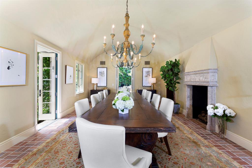 EL BRAVO PARK - Residential