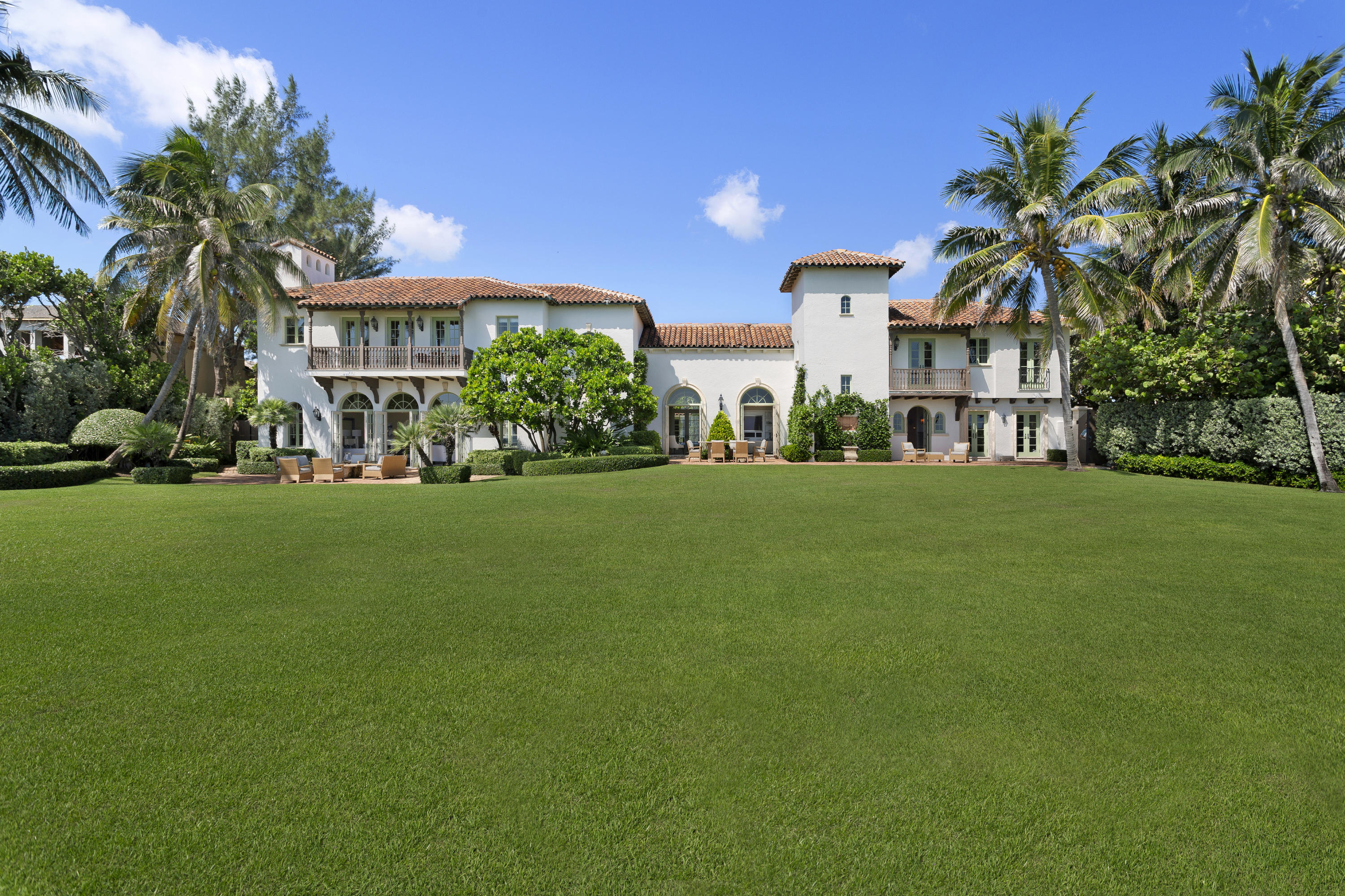 EL BRAVO PARK - Residential