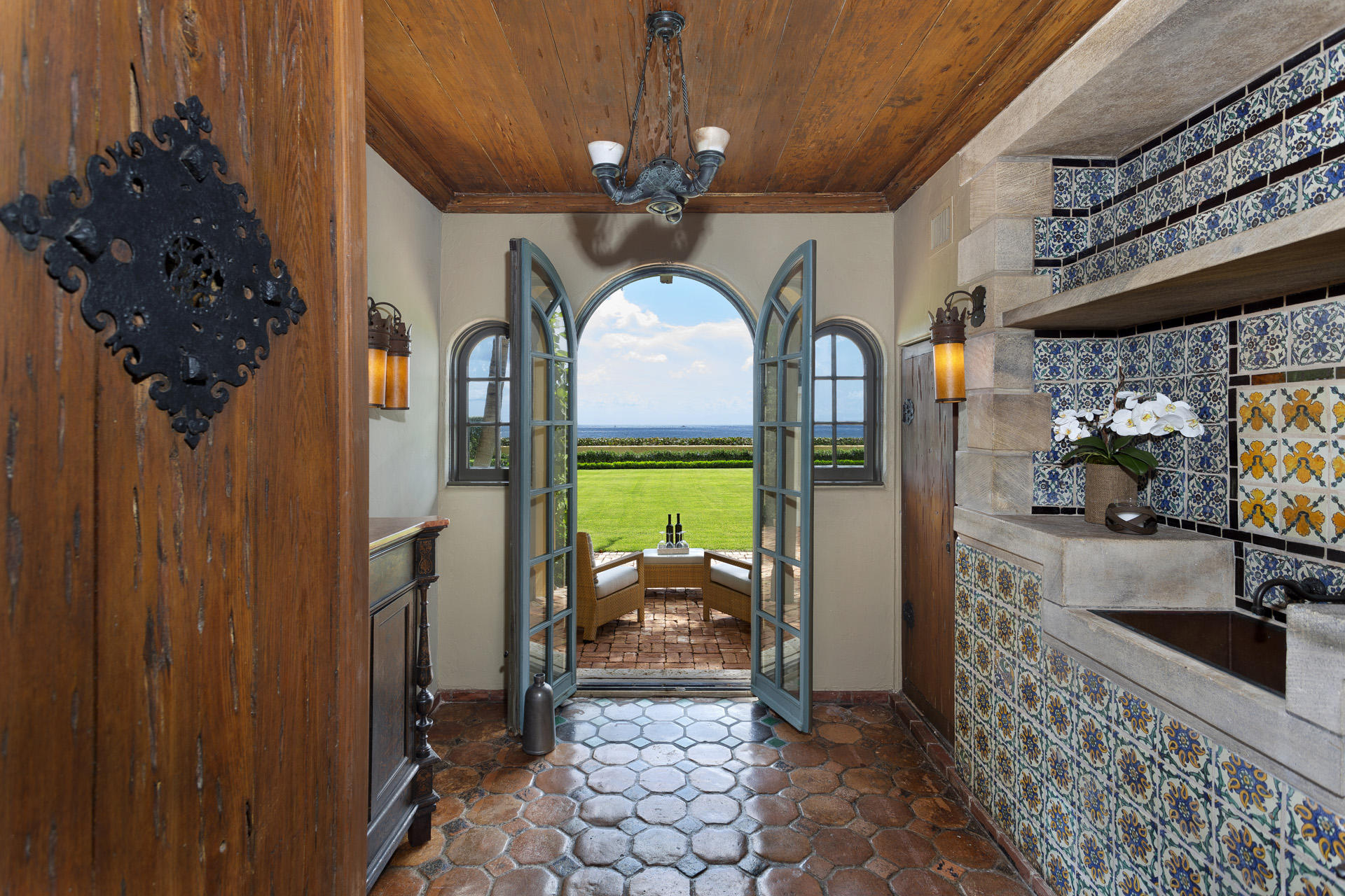 EL BRAVO PARK - Residential