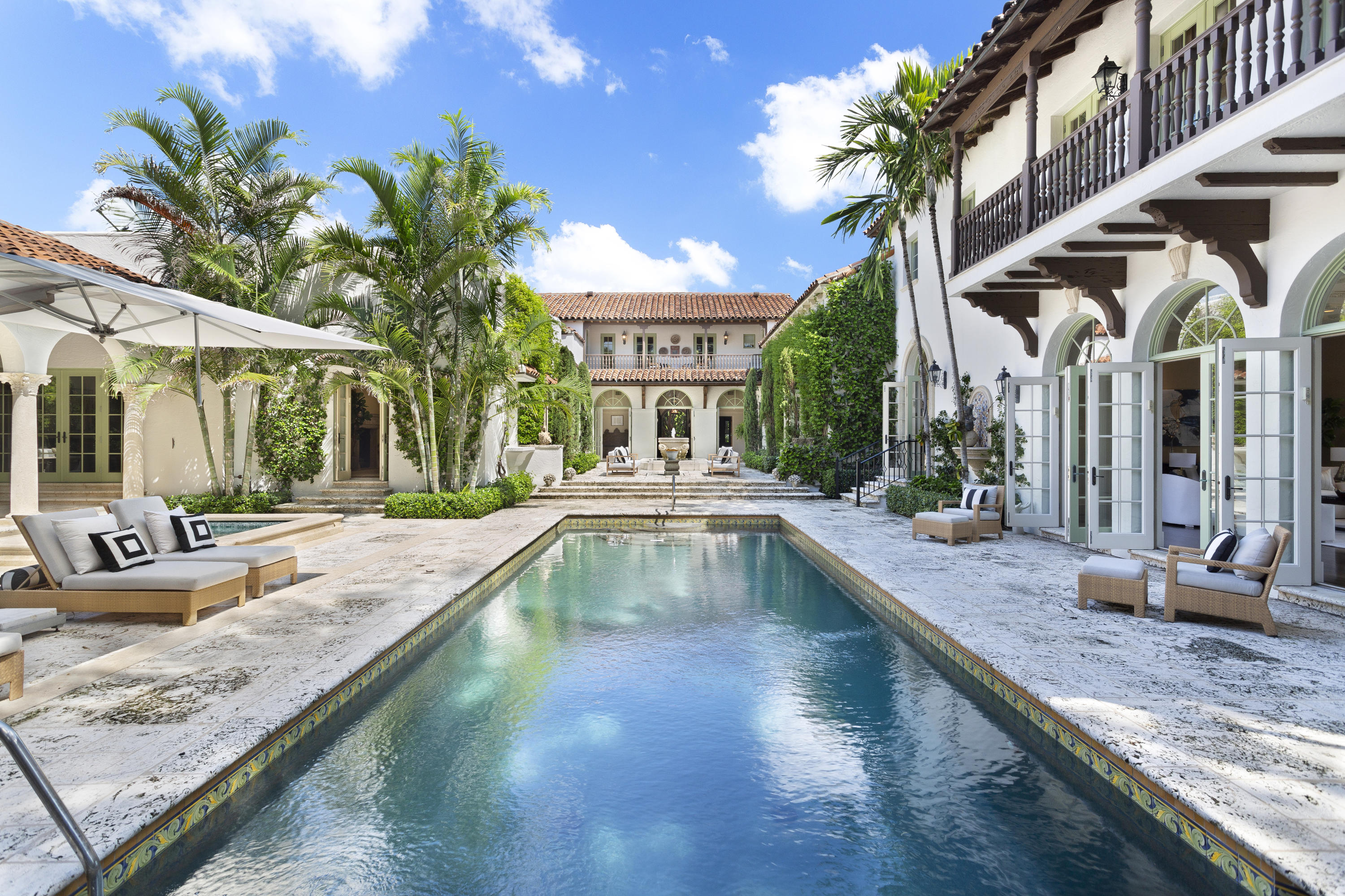 EL BRAVO PARK - Residential