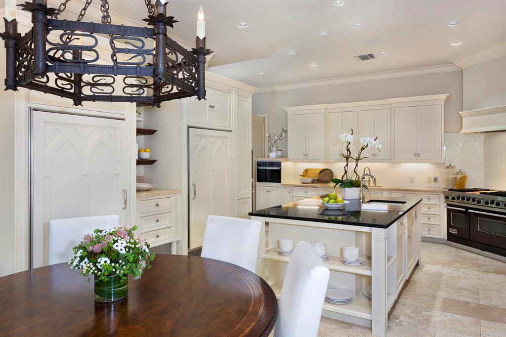 EL BRAVO PARK - Residential