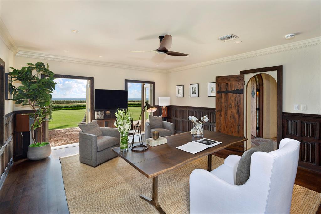 EL BRAVO PARK - Residential