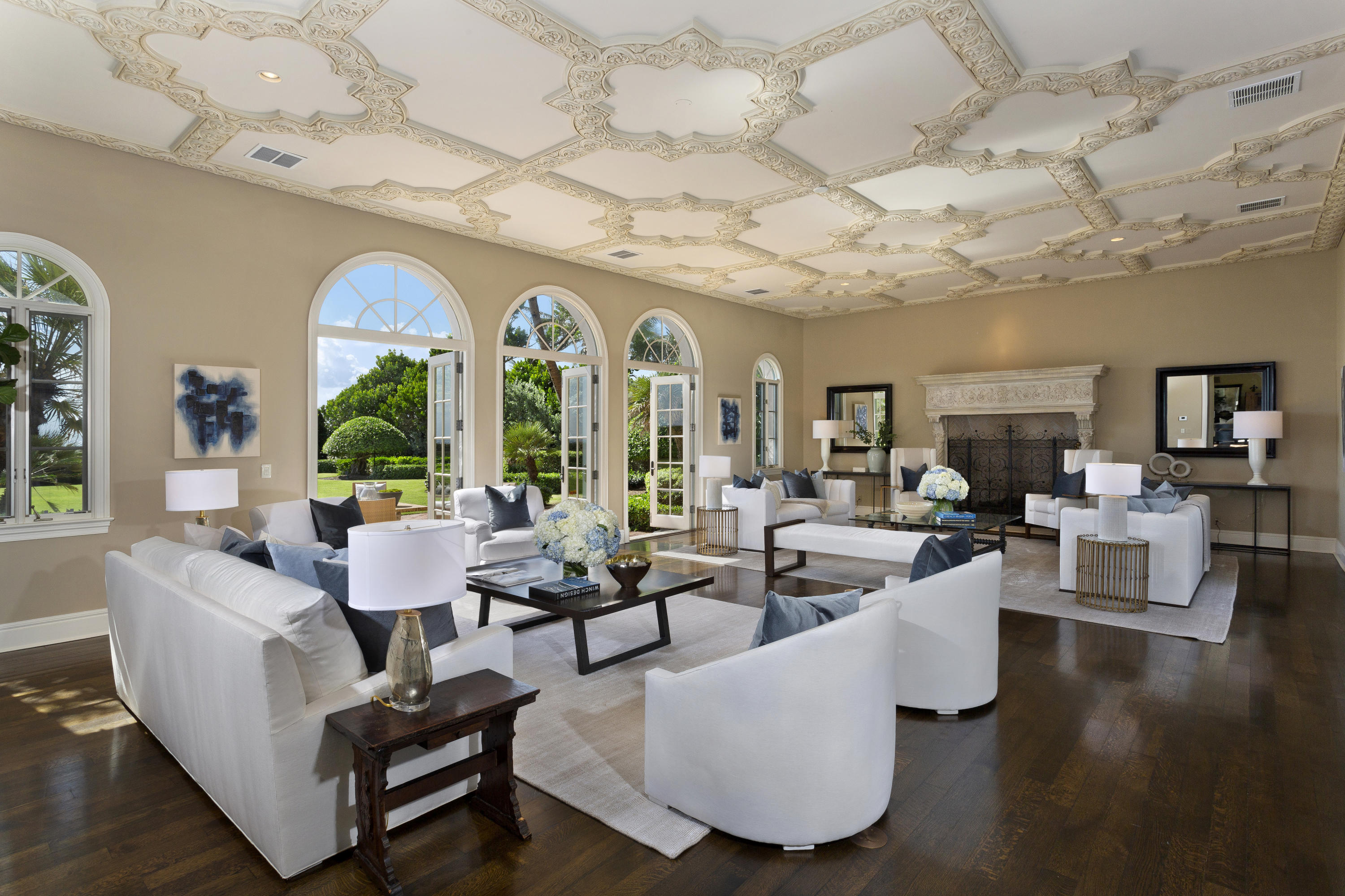 EL BRAVO PARK - Residential