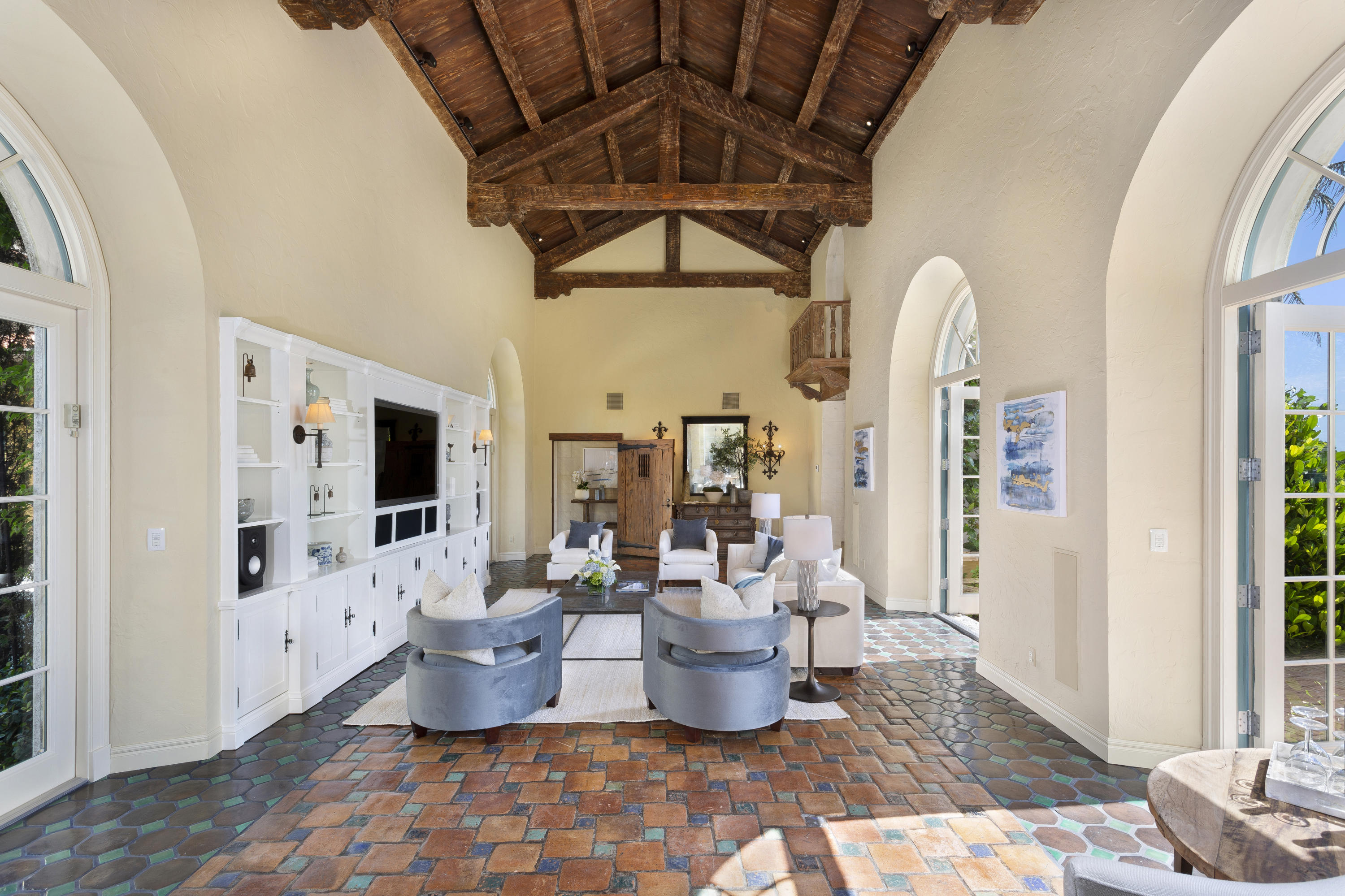 EL BRAVO PARK - Residential