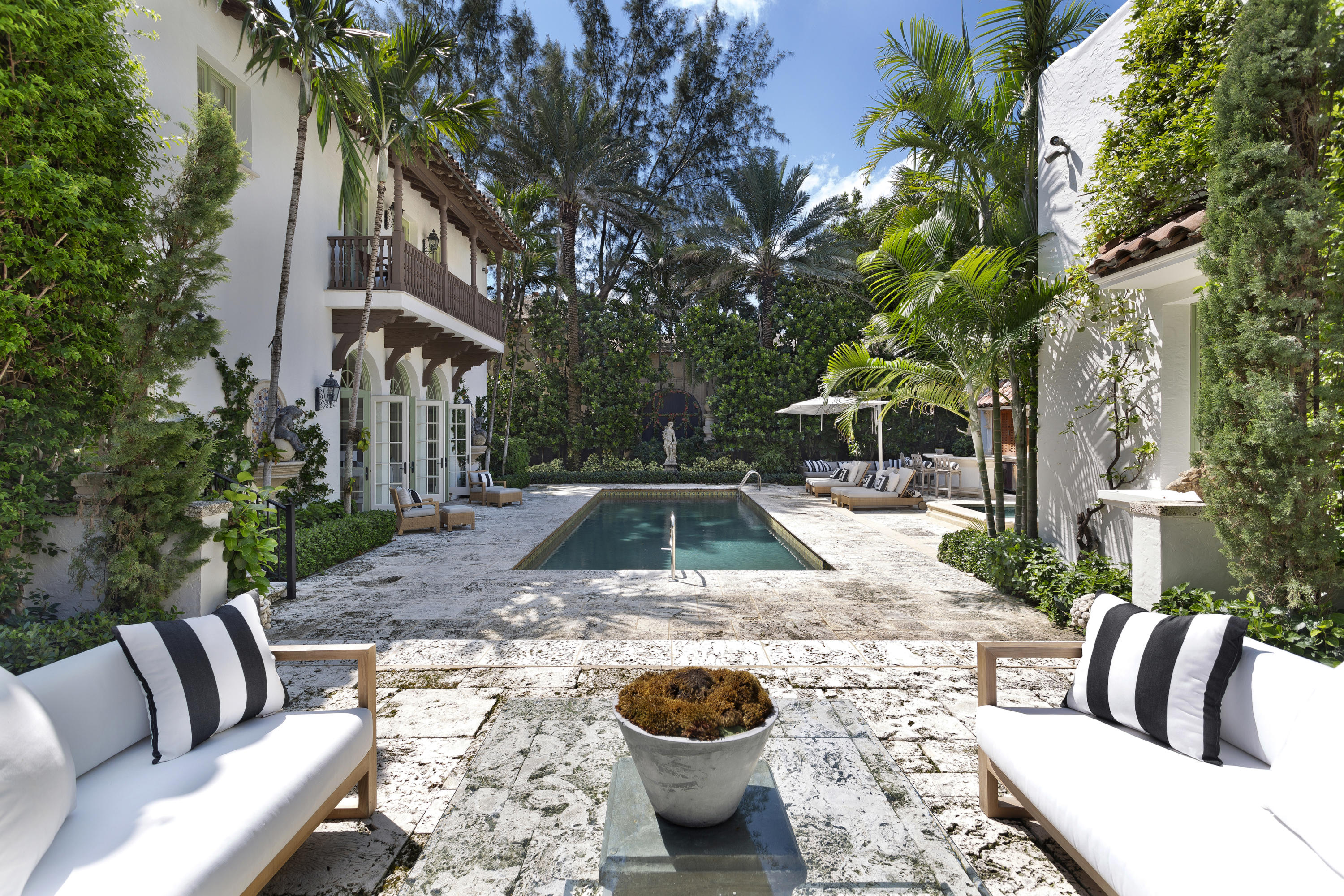 EL BRAVO PARK - Residential