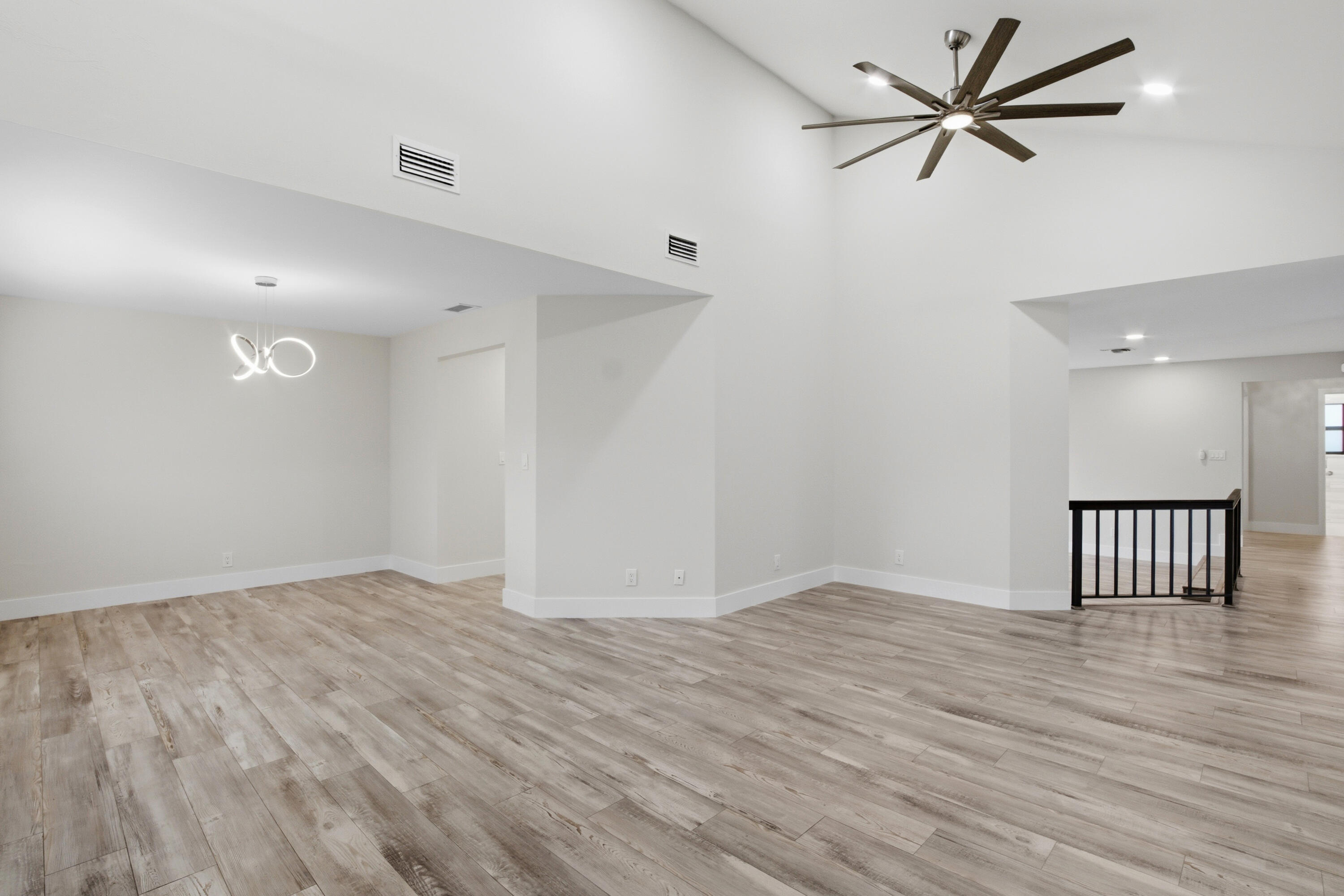 CRYSTAL HEIGHTS - Residential