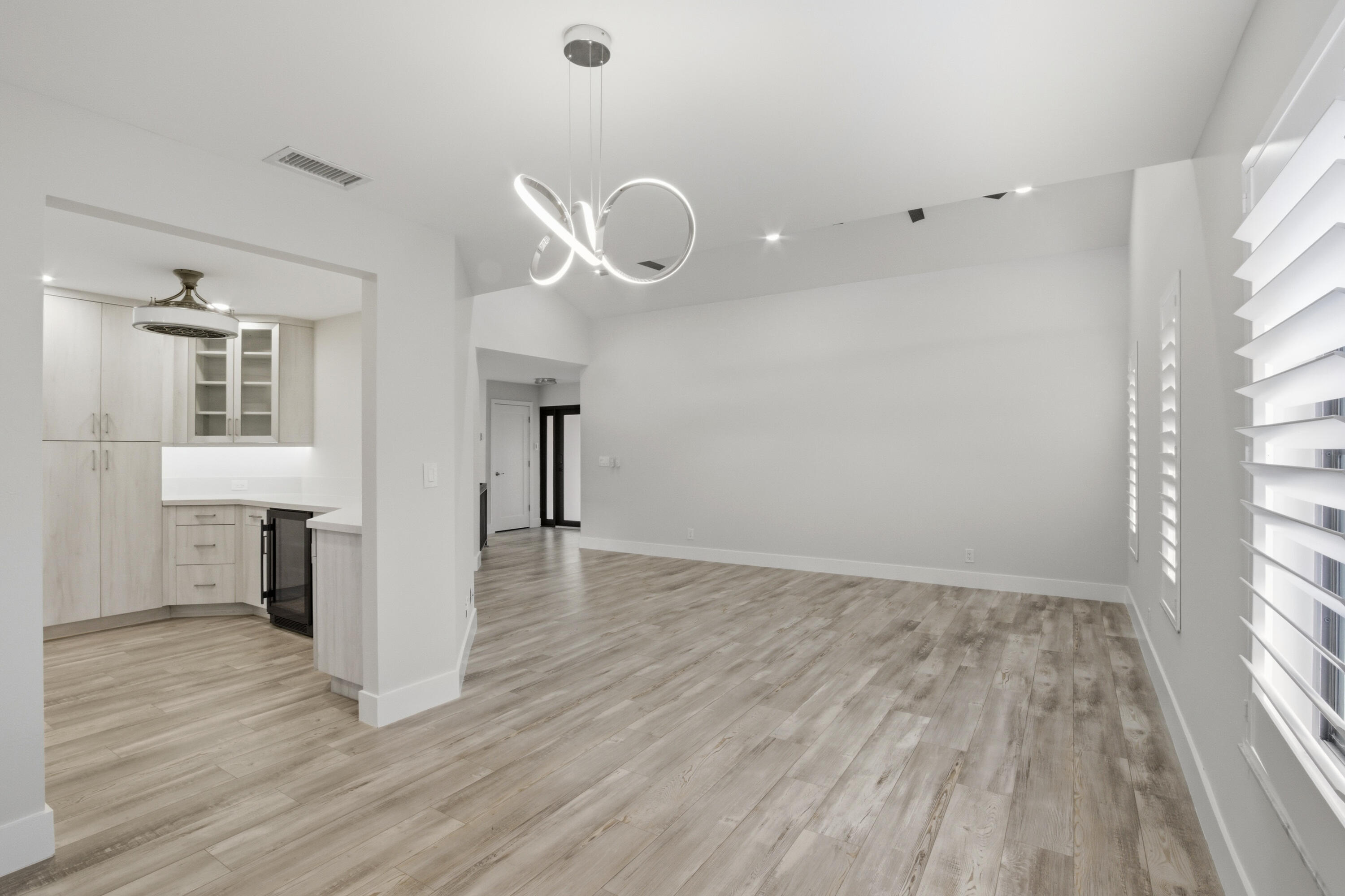 CRYSTAL HEIGHTS - Residential