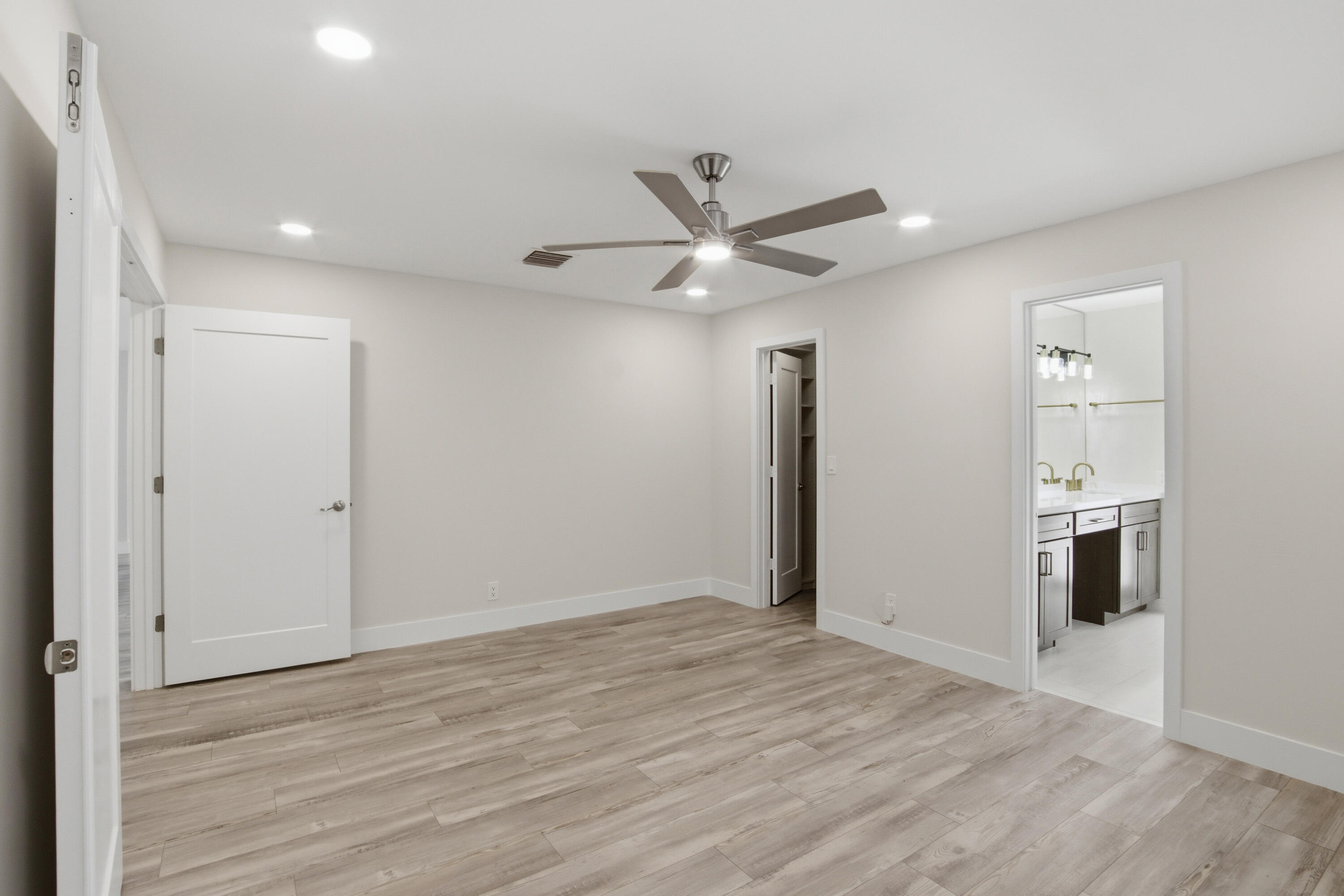 CRYSTAL HEIGHTS - Residential