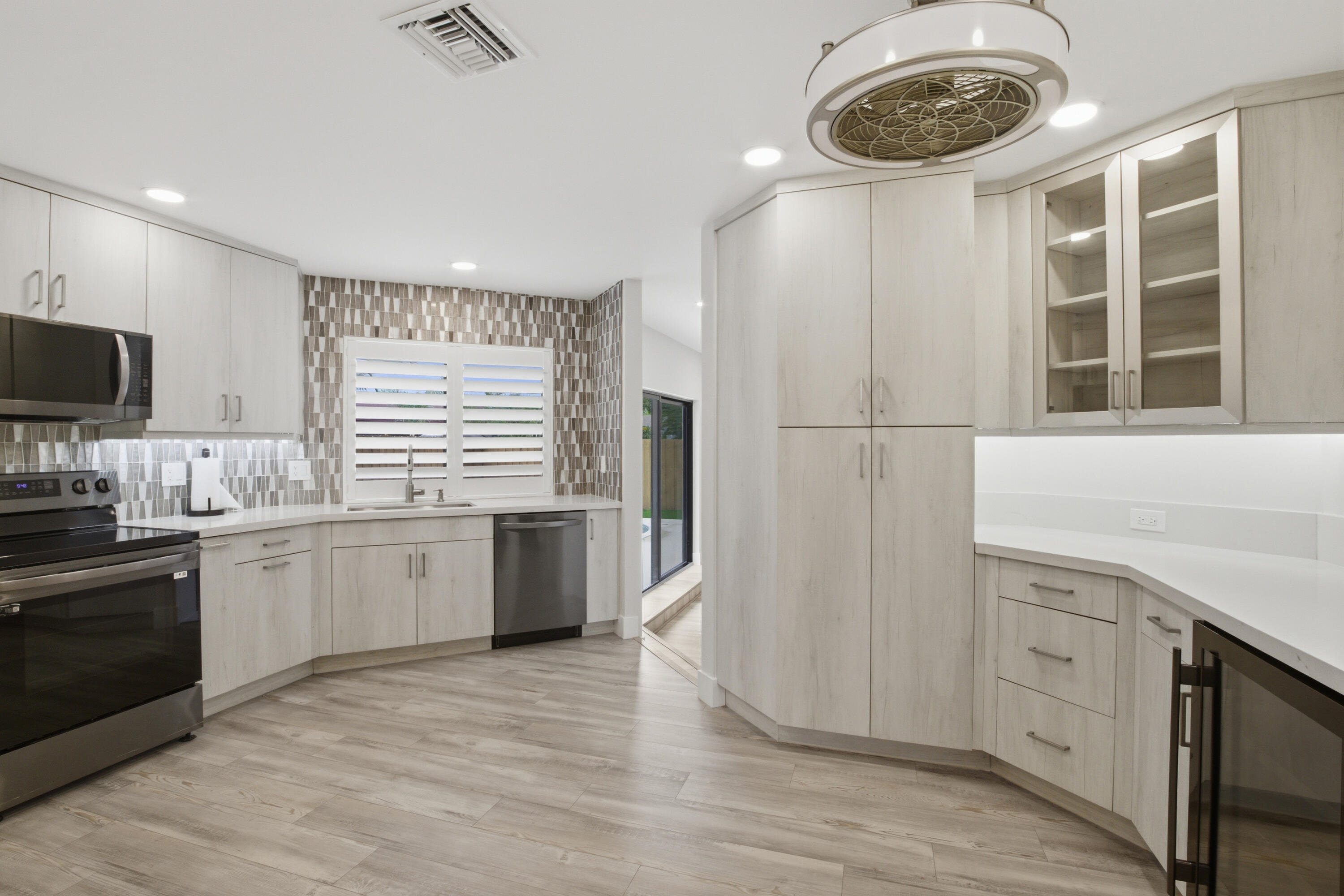 CRYSTAL HEIGHTS - Residential