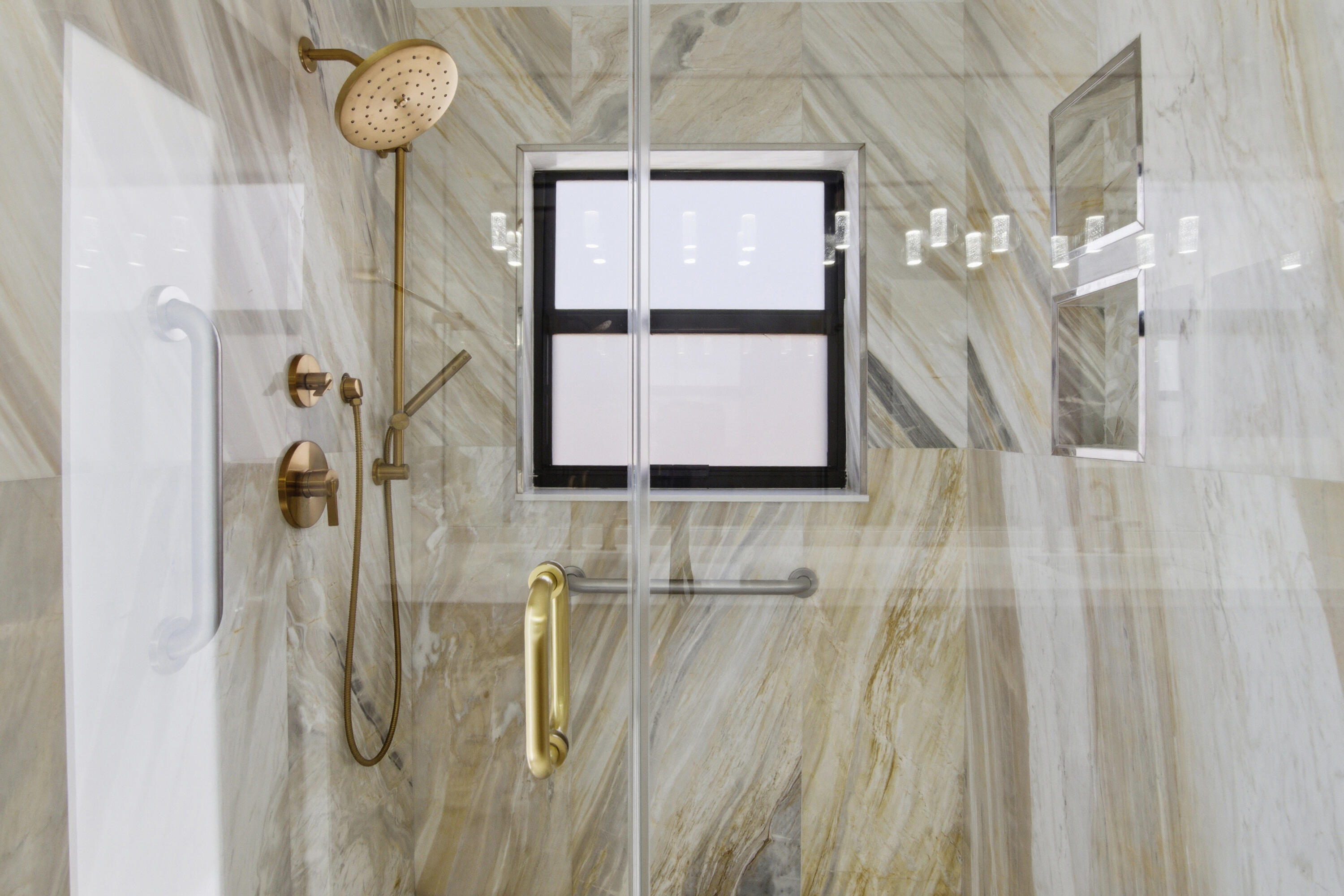 CRYSTAL HEIGHTS - Residential