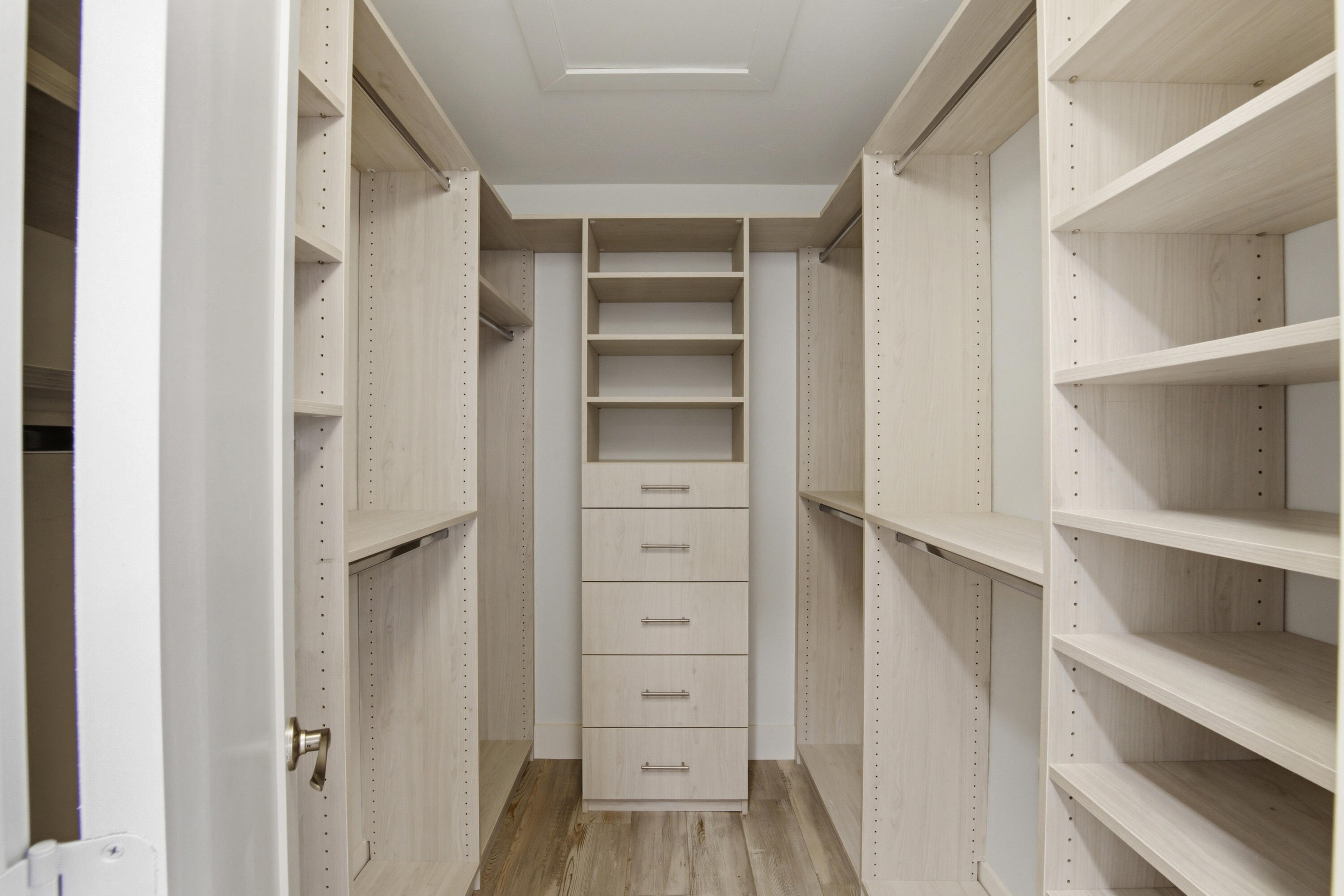 CRYSTAL HEIGHTS - Residential