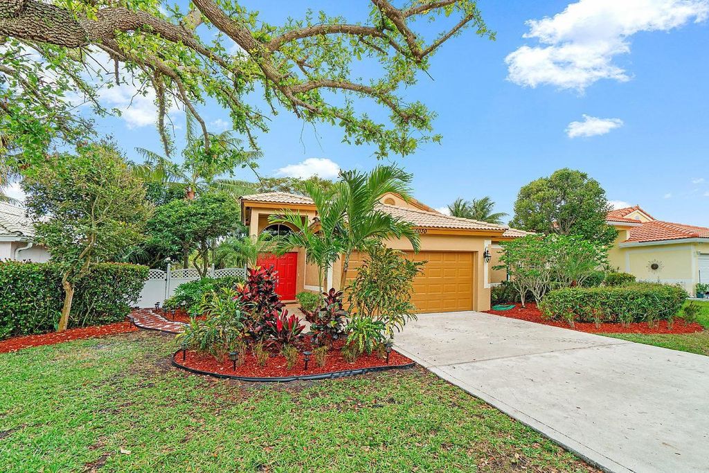 Photo of 4030 Laurelwood Lane, Delray Beach, FL 33445 (MLS # F10434938)