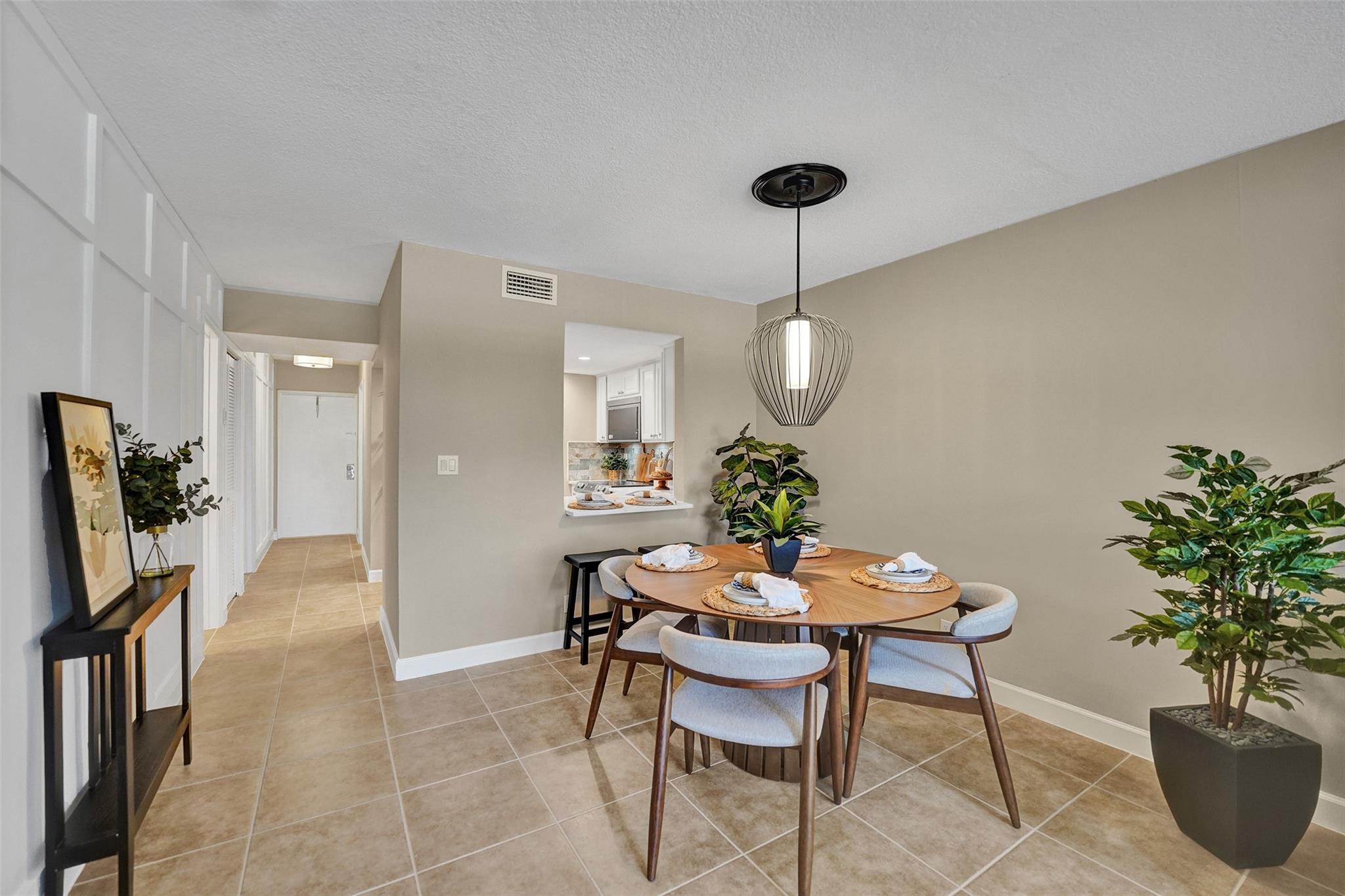 PALM COURT - Residential