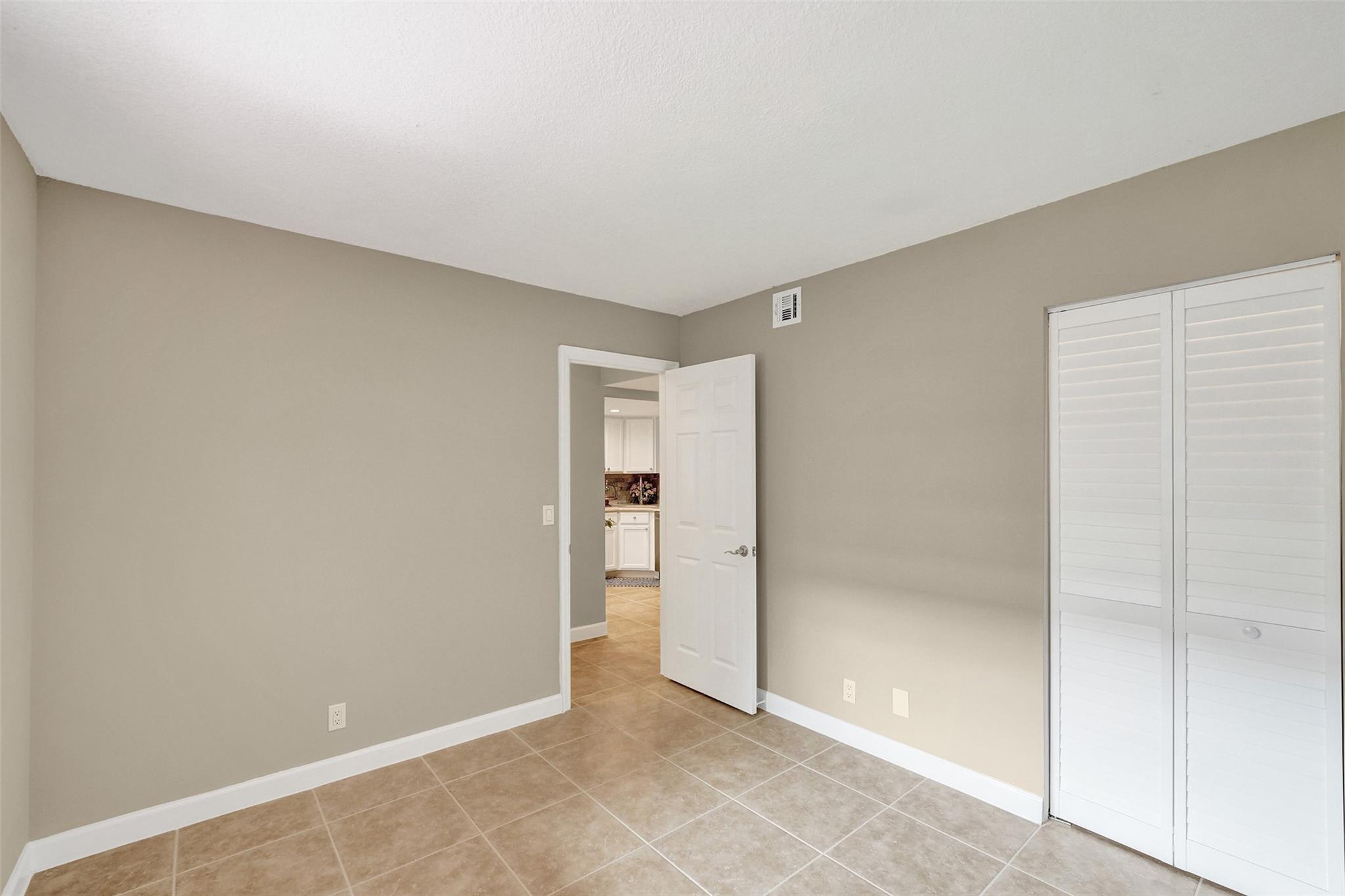 PALM COURT - Residential
