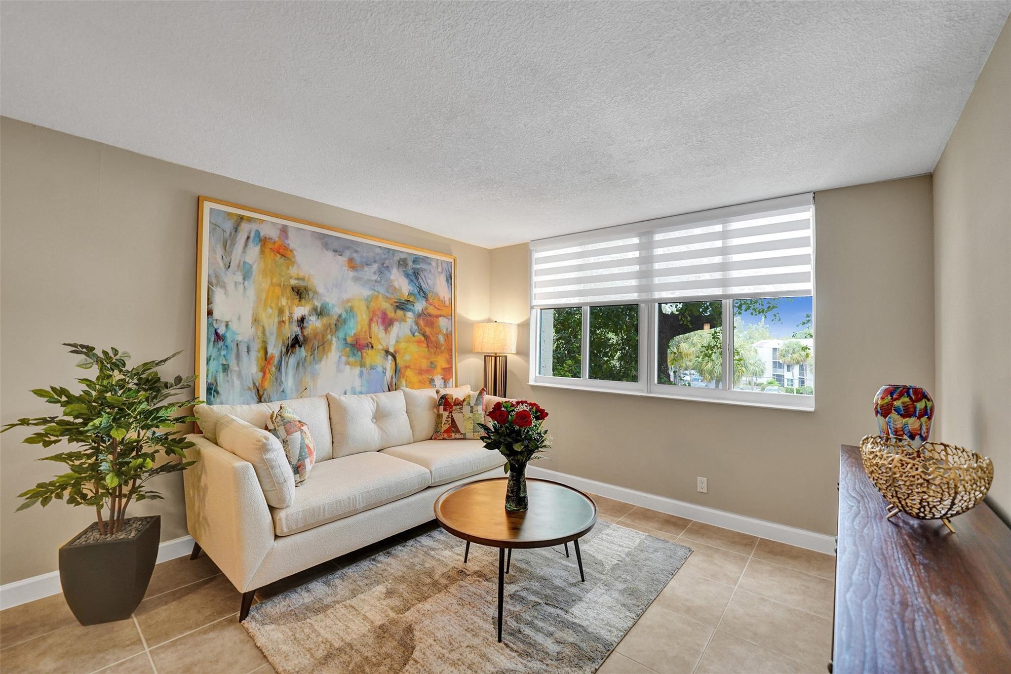 PALM COURT - Residential