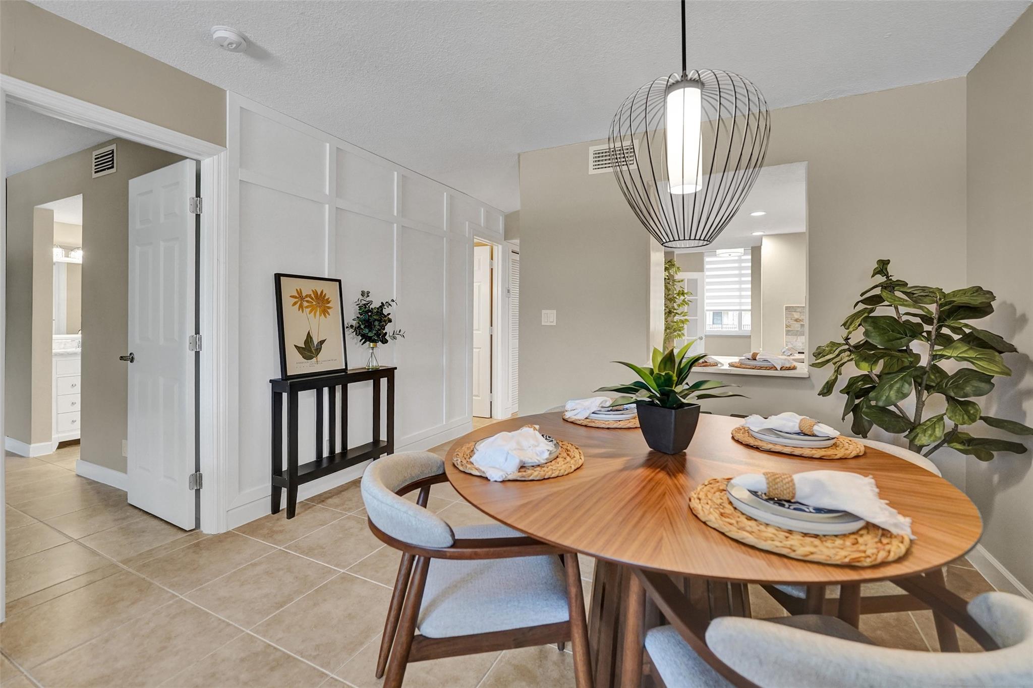PALM COURT - Residential