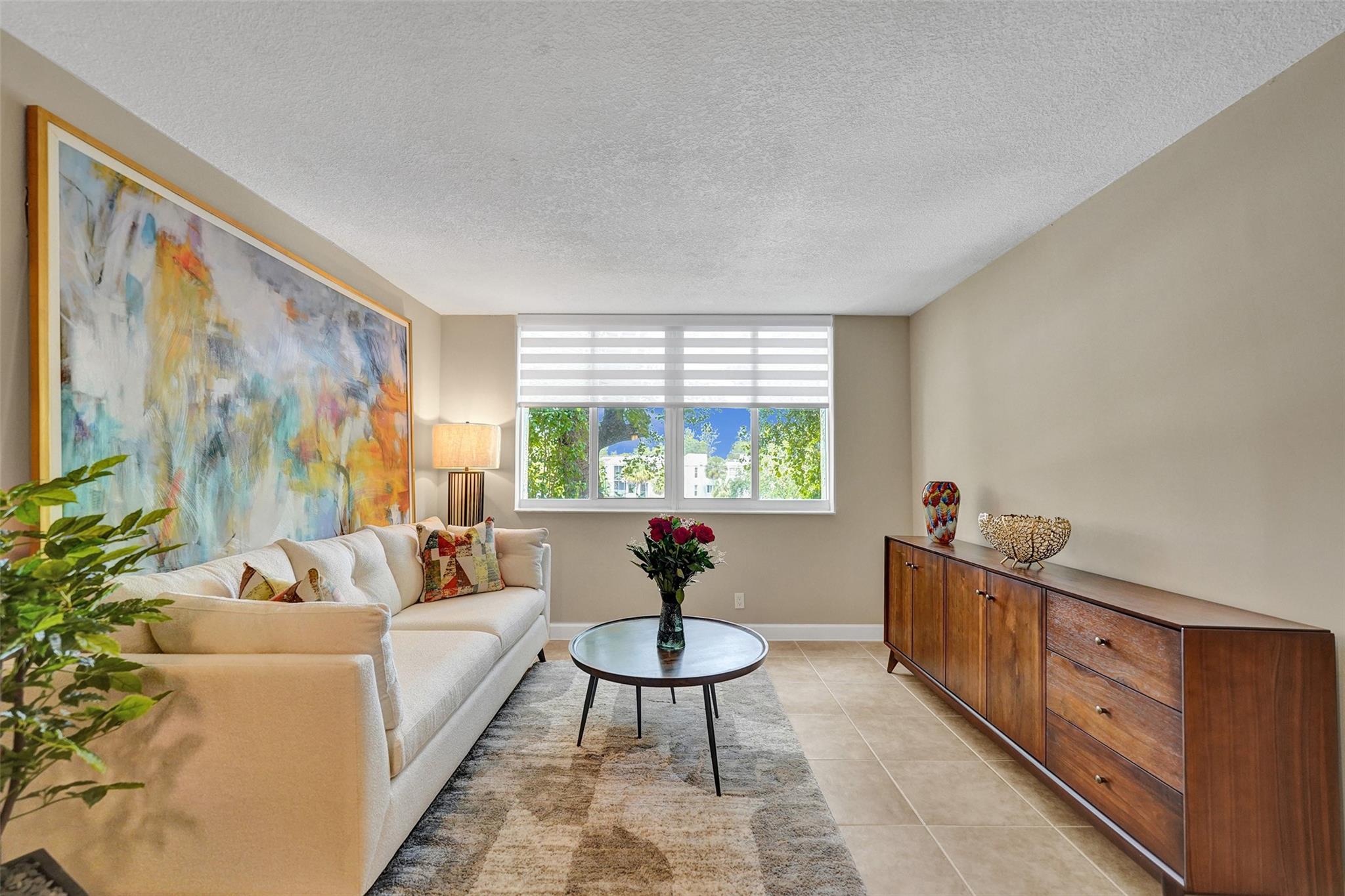 PALM COURT - Residential