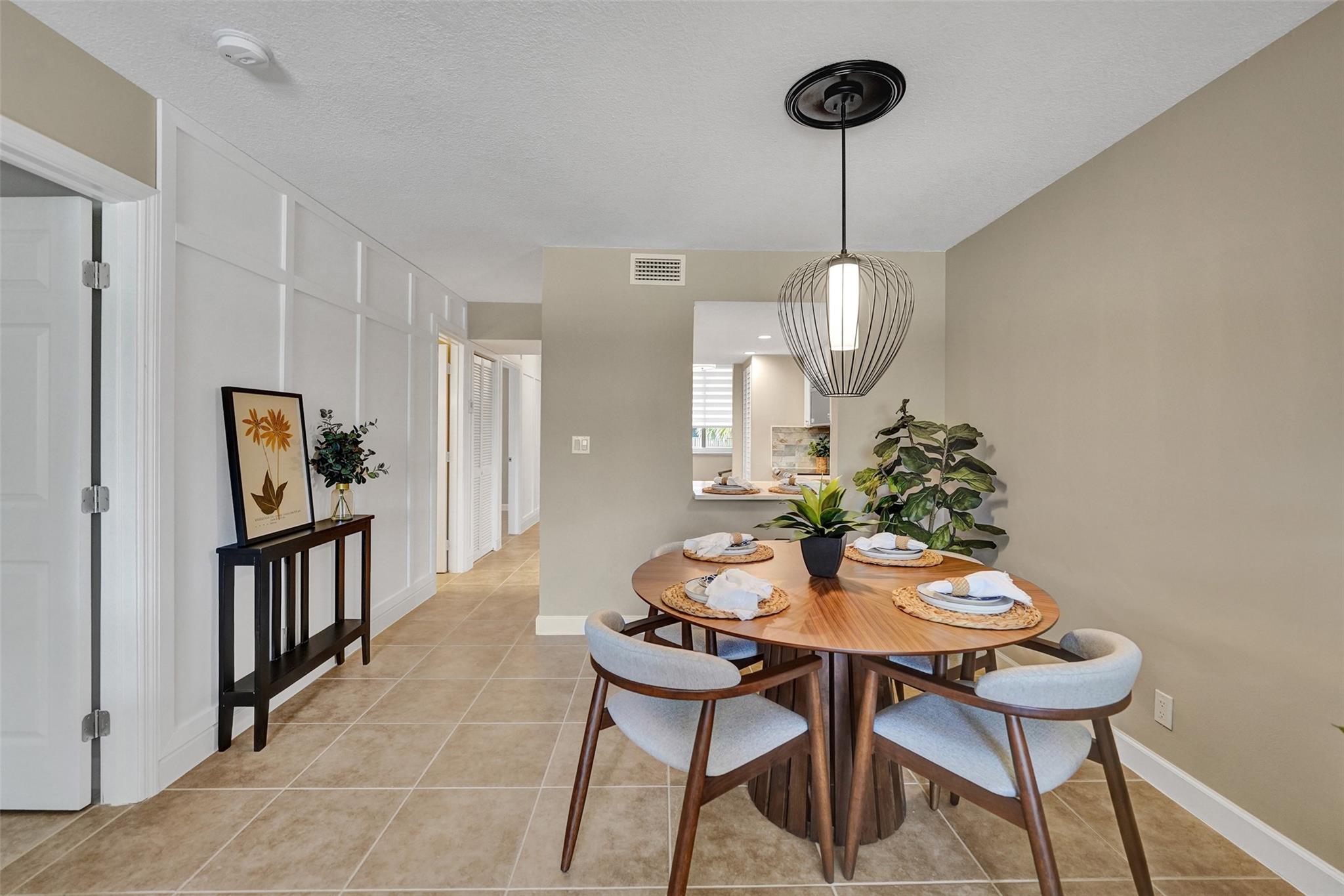 PALM COURT - Residential