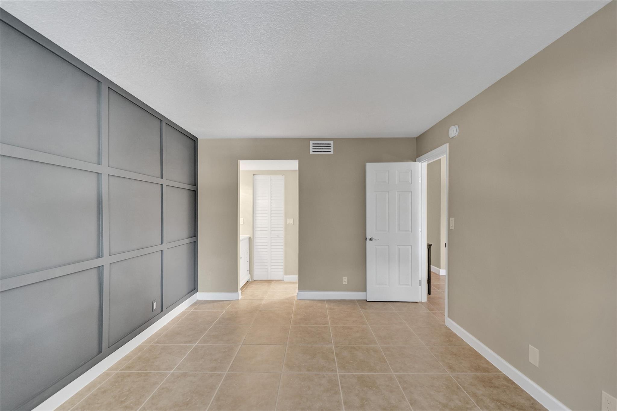PALM COURT - Residential