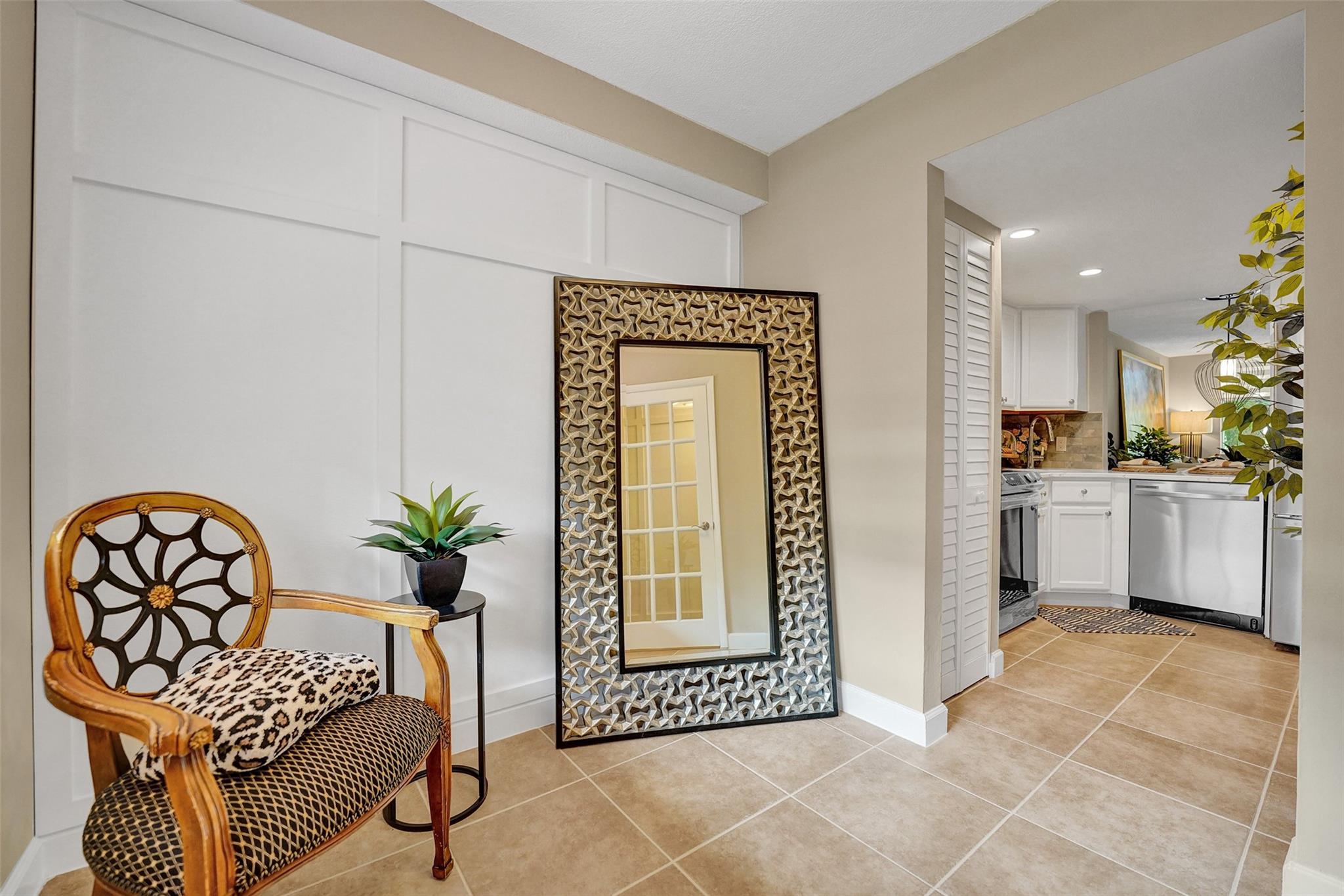 PALM COURT - Residential