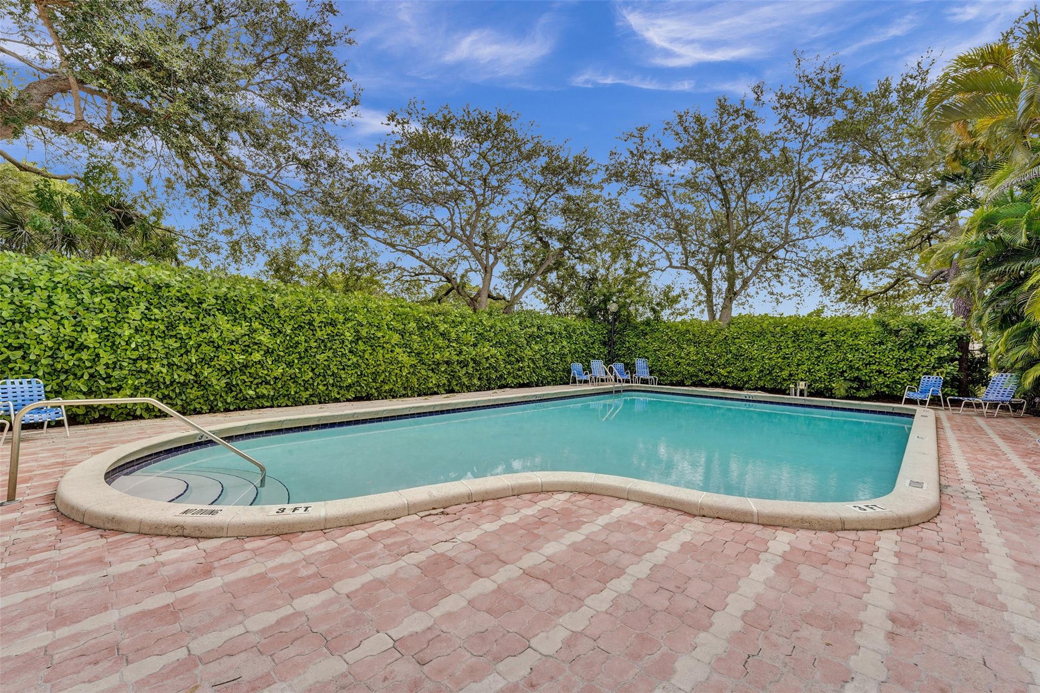 PALM COURT - Residential