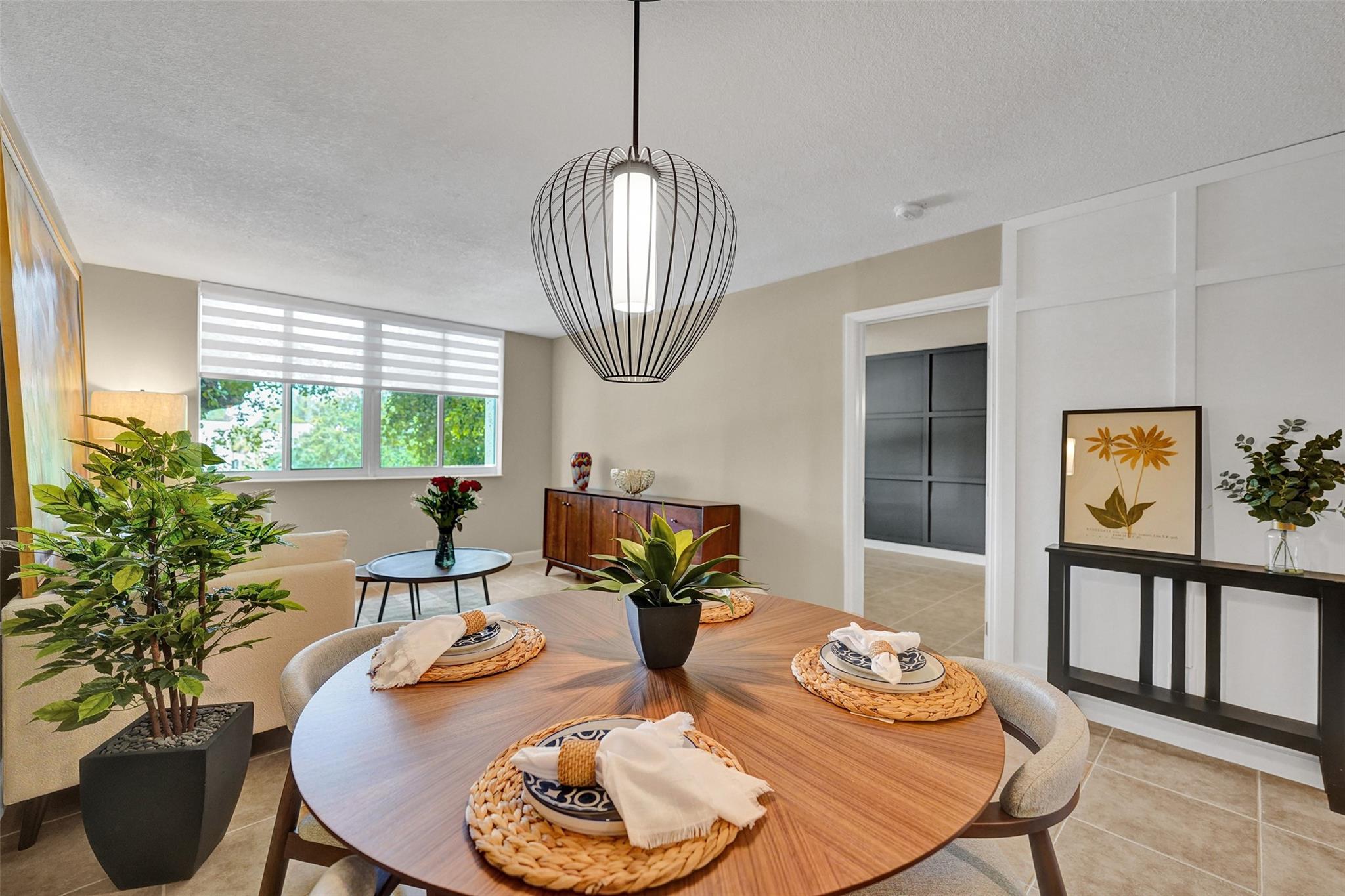 PALM COURT - Residential