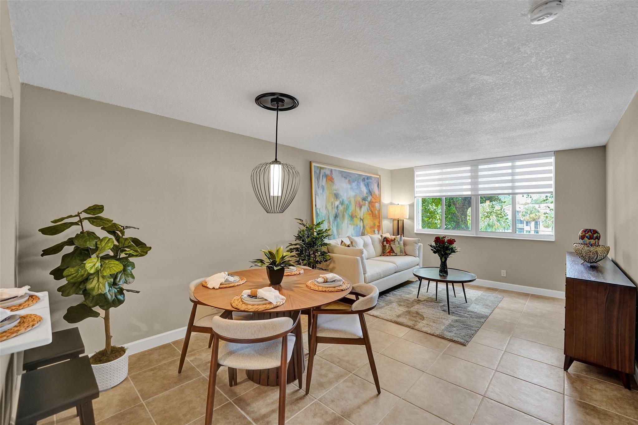 PALM COURT - Residential