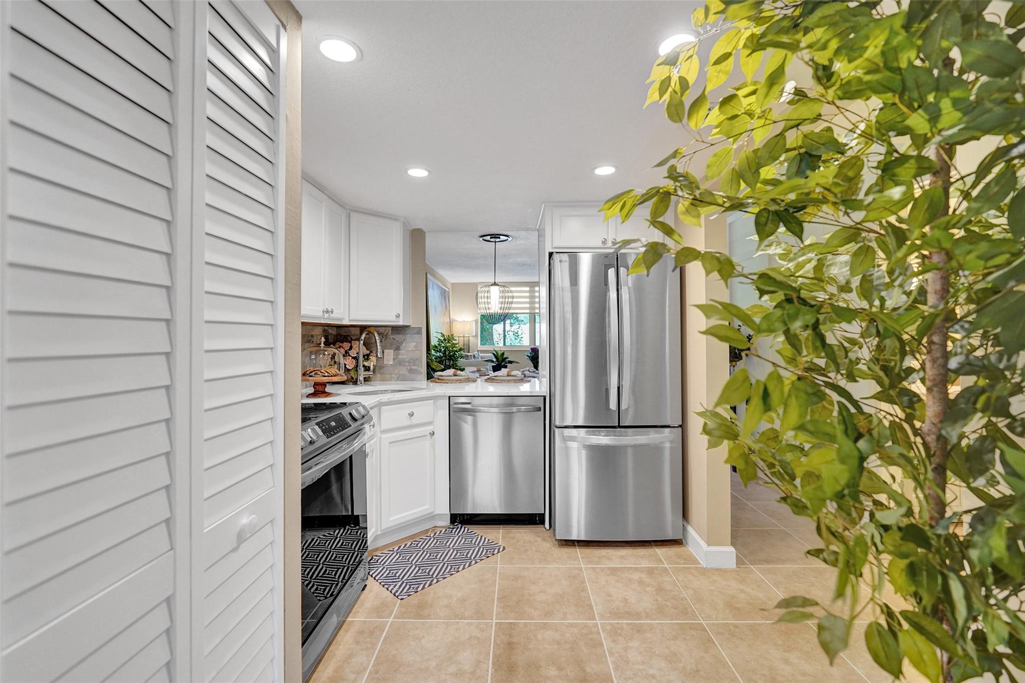 PALM COURT - Residential