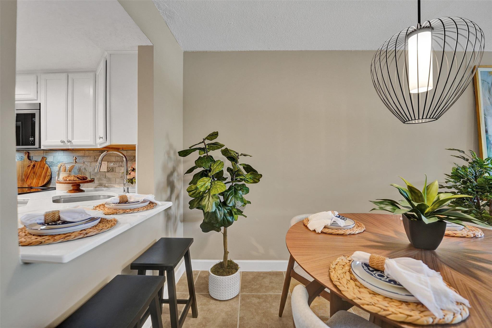 PALM COURT - Residential