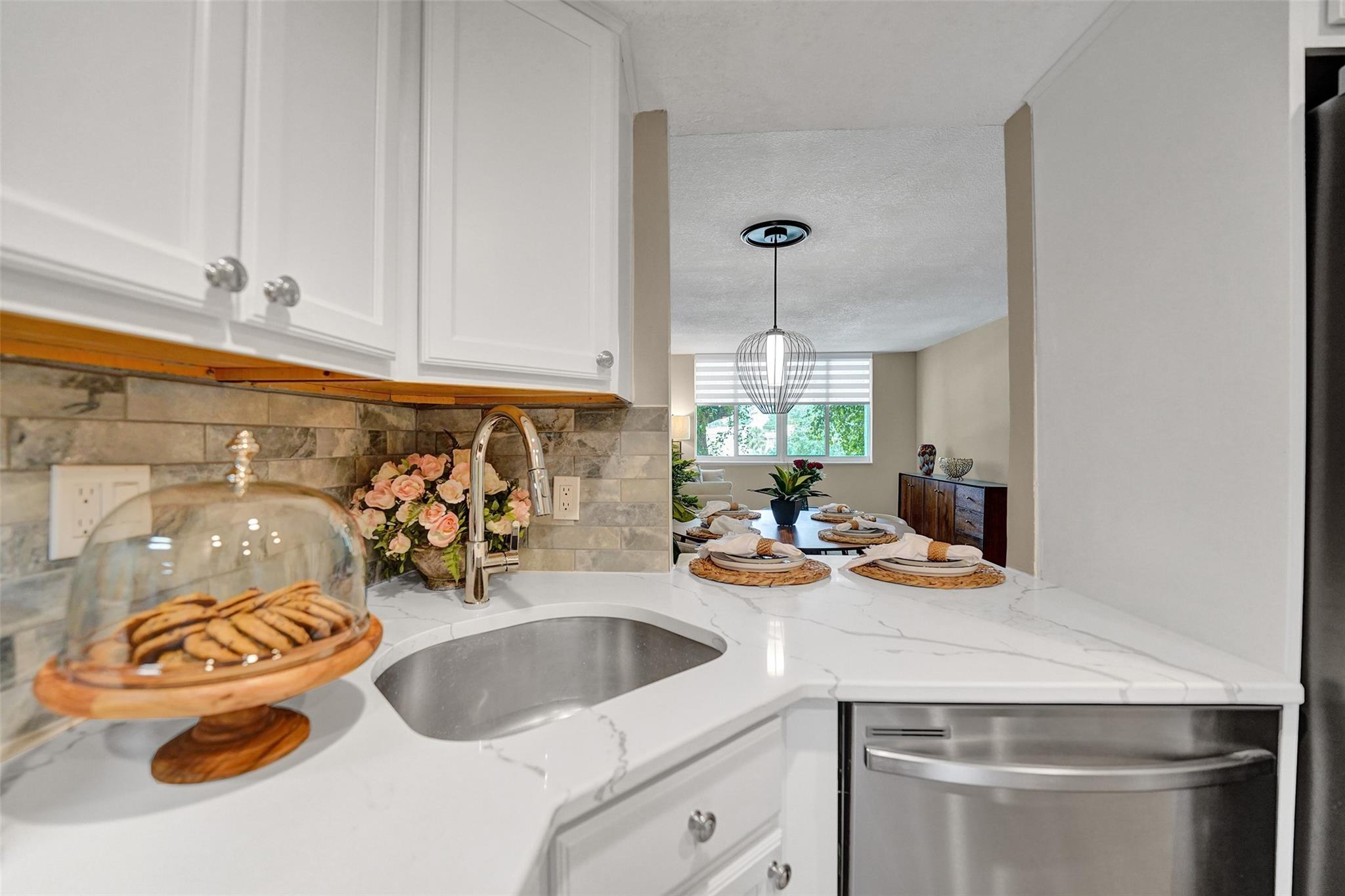 PALM COURT - Residential