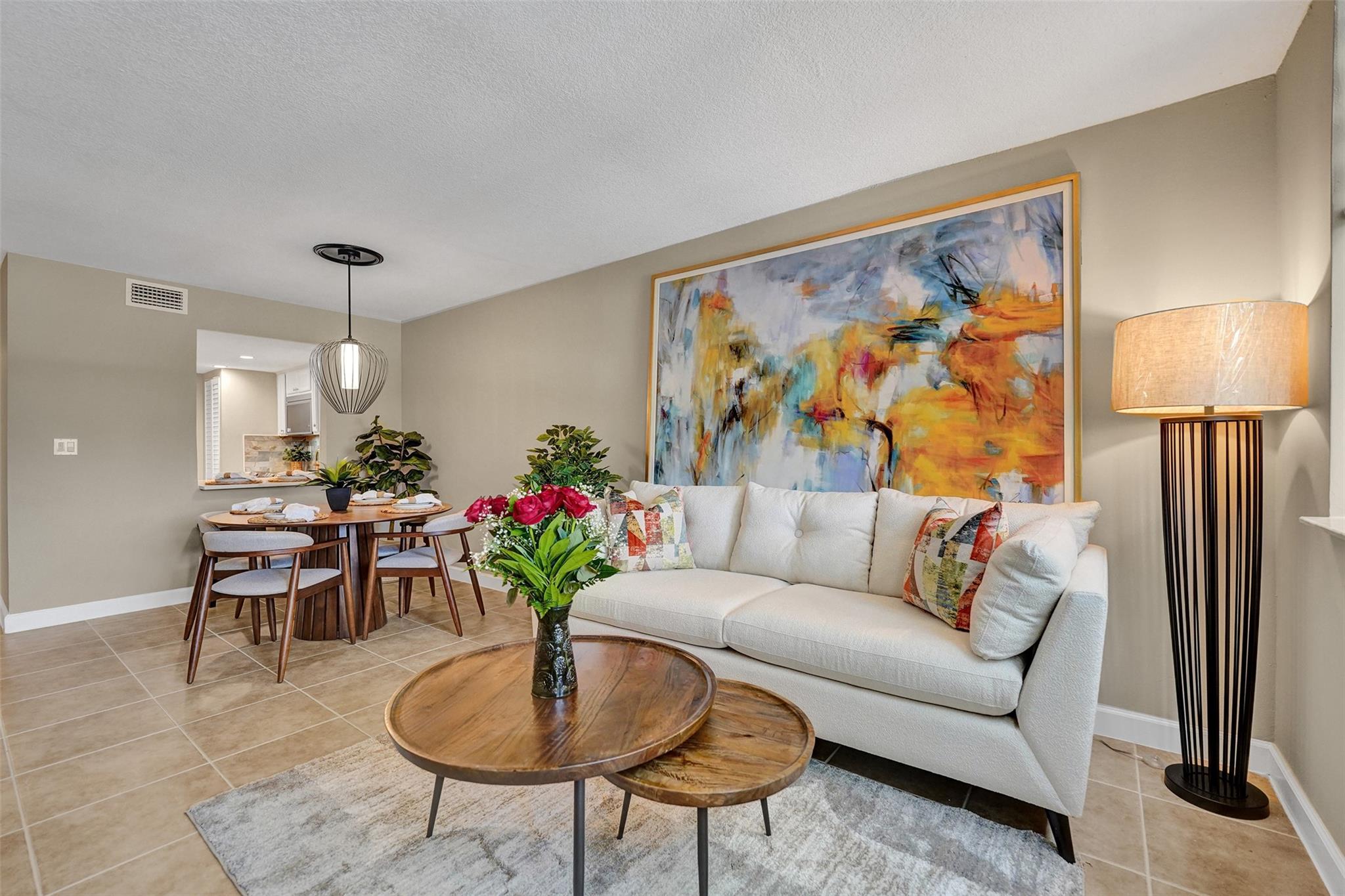 PALM COURT - Residential